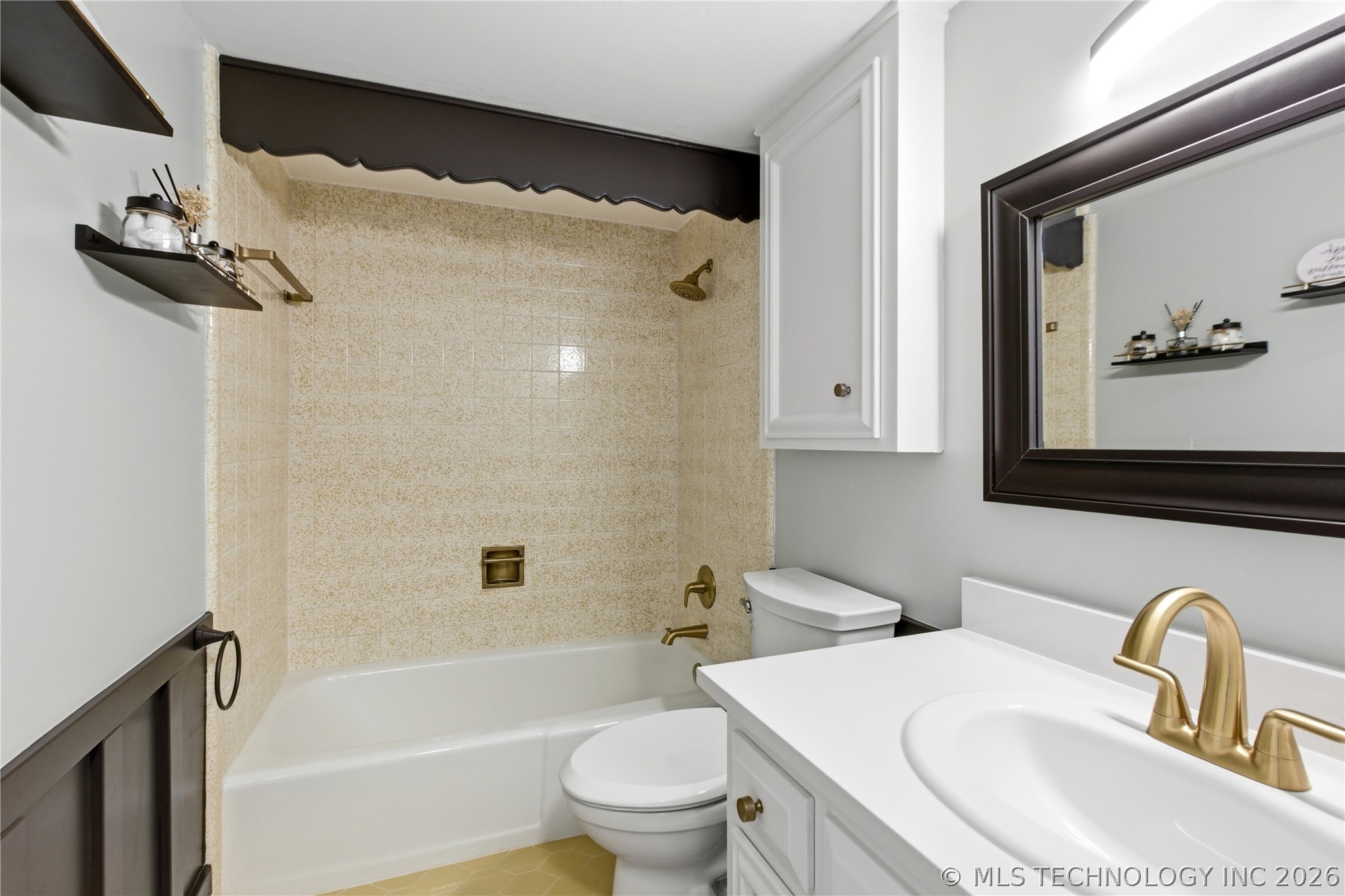 3111 E 78th Place Property Photo 33