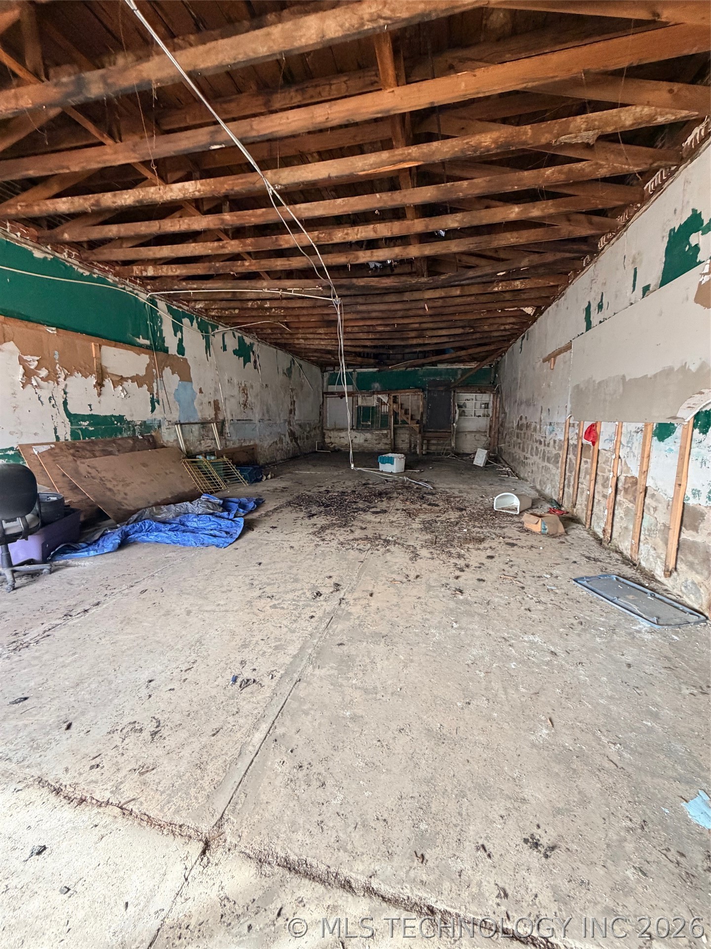 614 W Main Street Property Photo 4