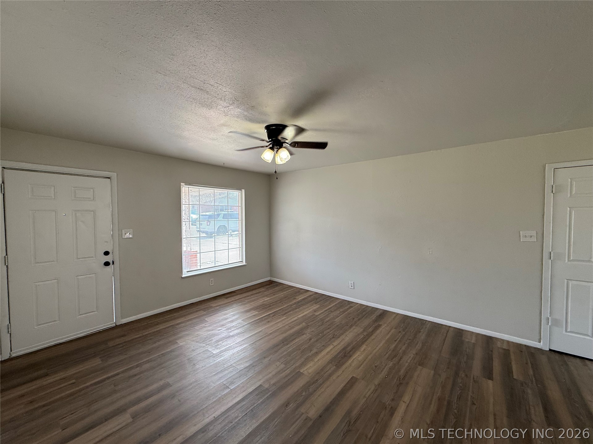 525 Cottonwood Property Photo 5