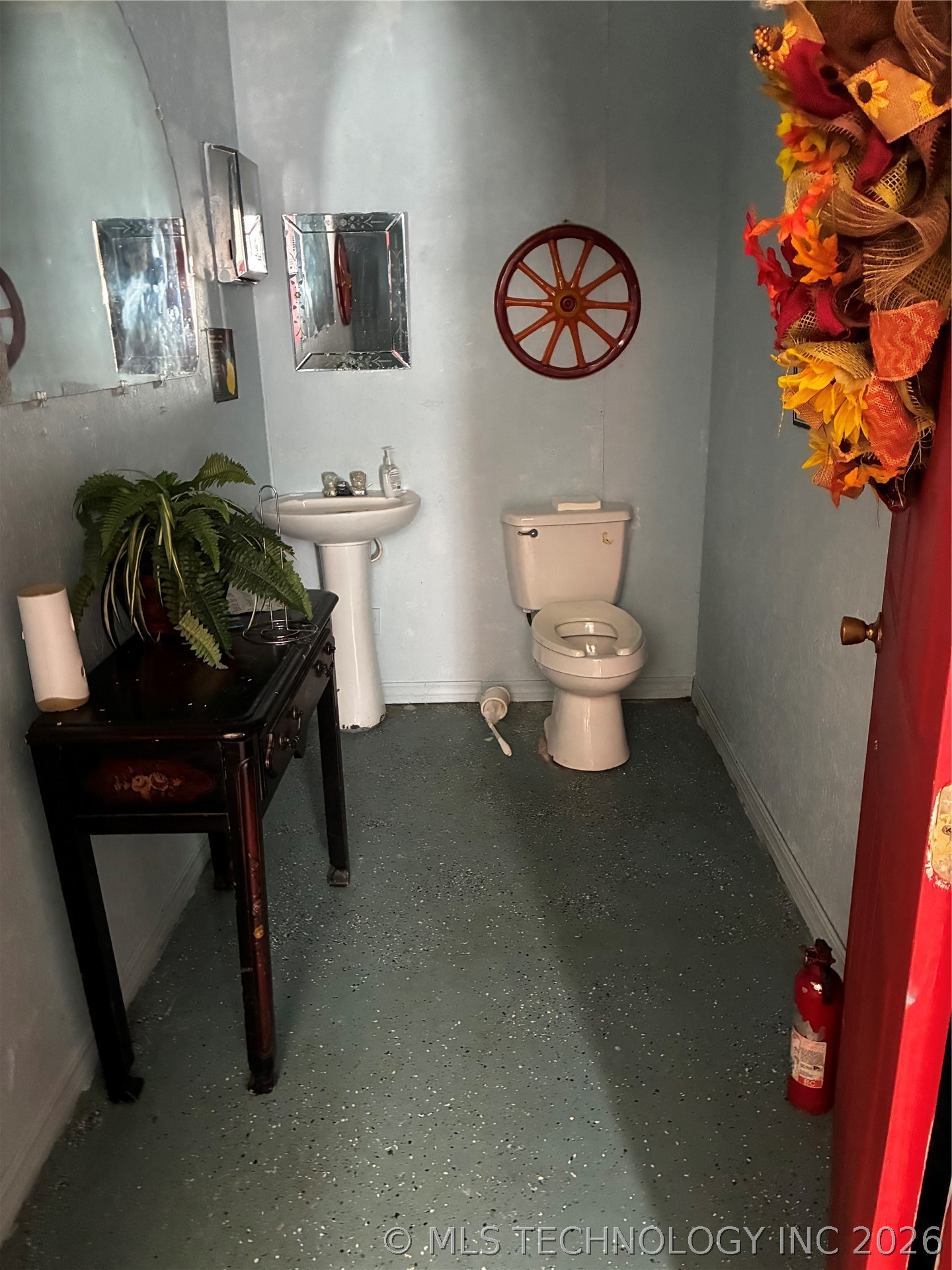 123 N Seminole Property Photo 3