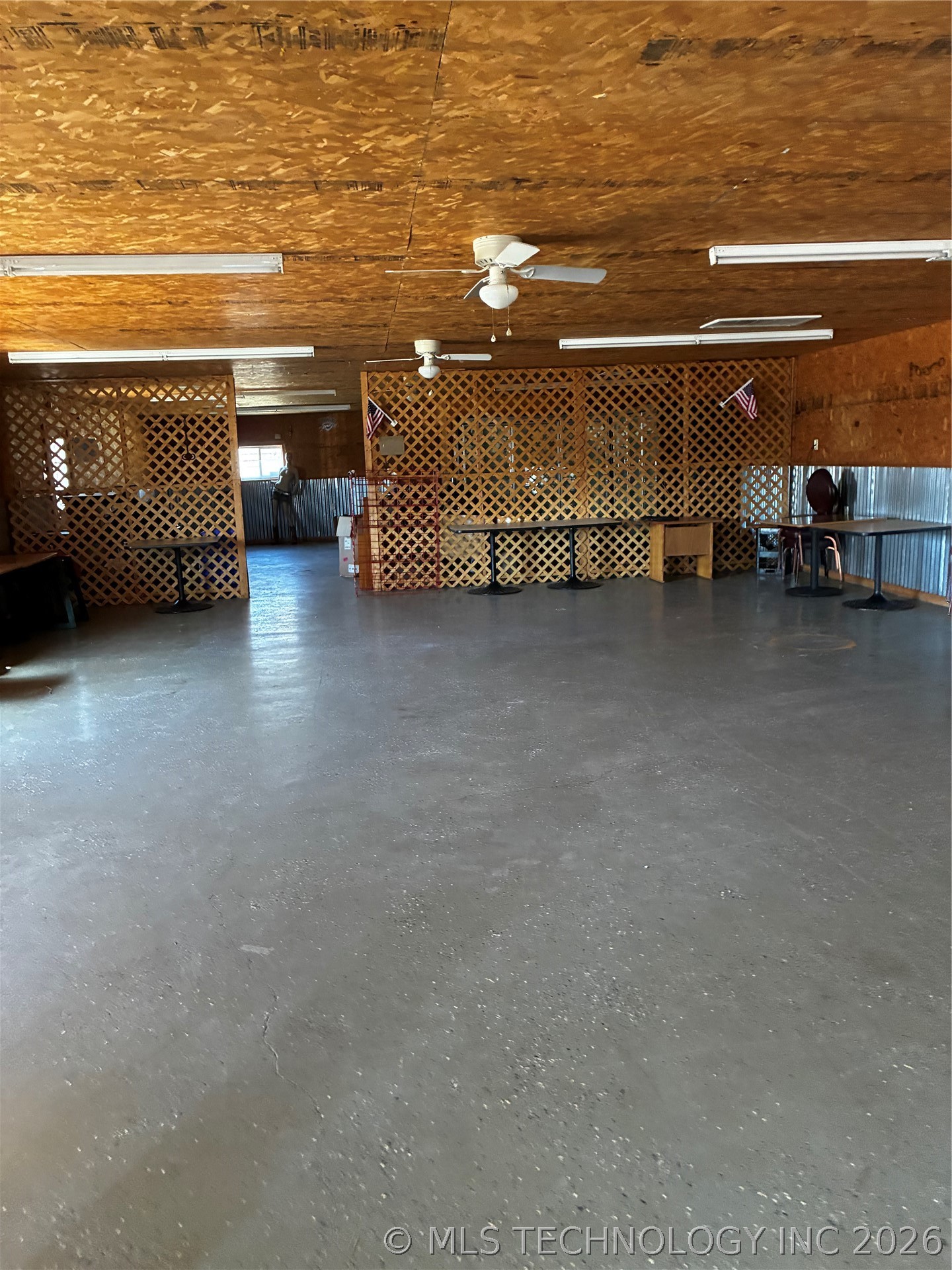 123 N Seminole Property Photo 6