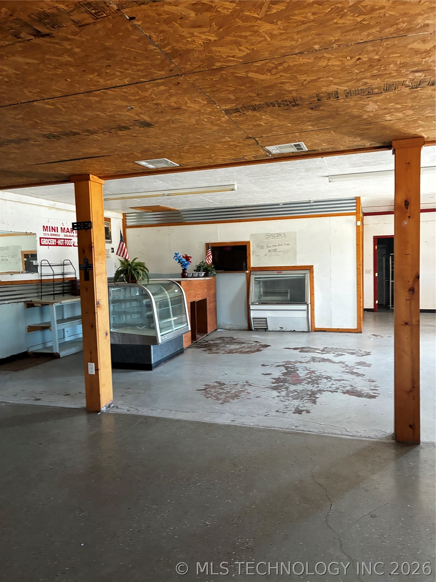 123 N Seminole Property Photo 8