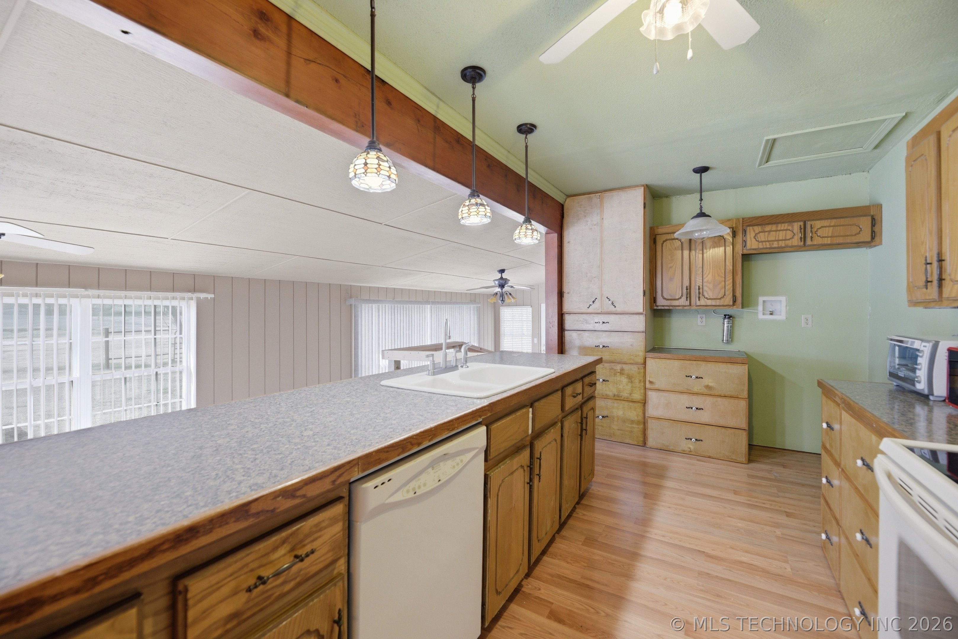 20600 Slick Road Property Photo 6