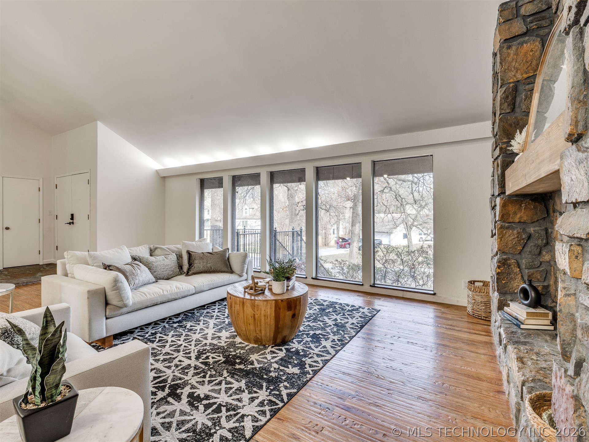10502 S Quebec Avenue Property Photo 8