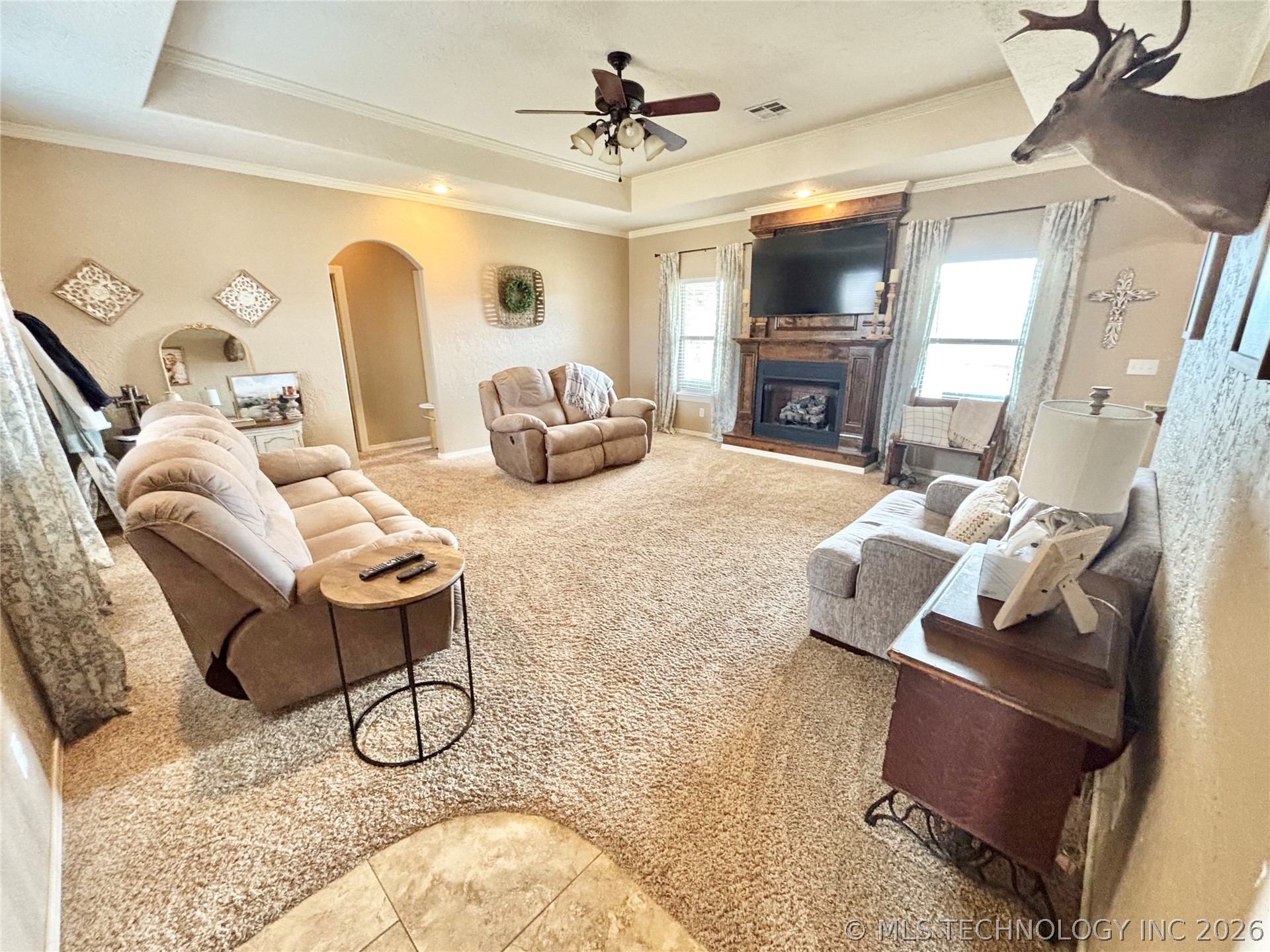 2010 E Creekside Road Property Photo 3