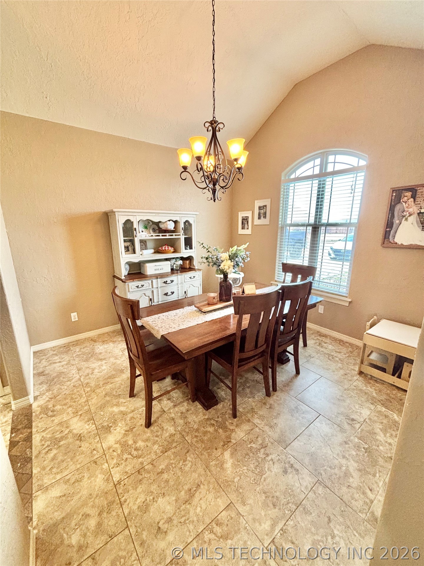 2010 E Creekside Road Property Photo 13