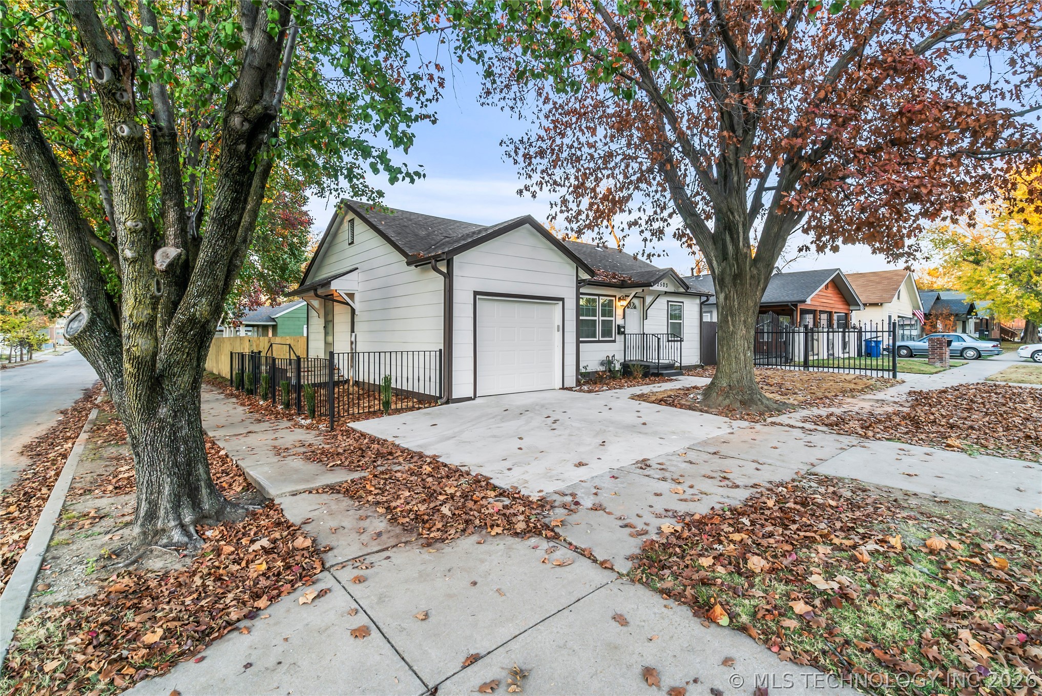 2503 E 8th Street Property Photo 4