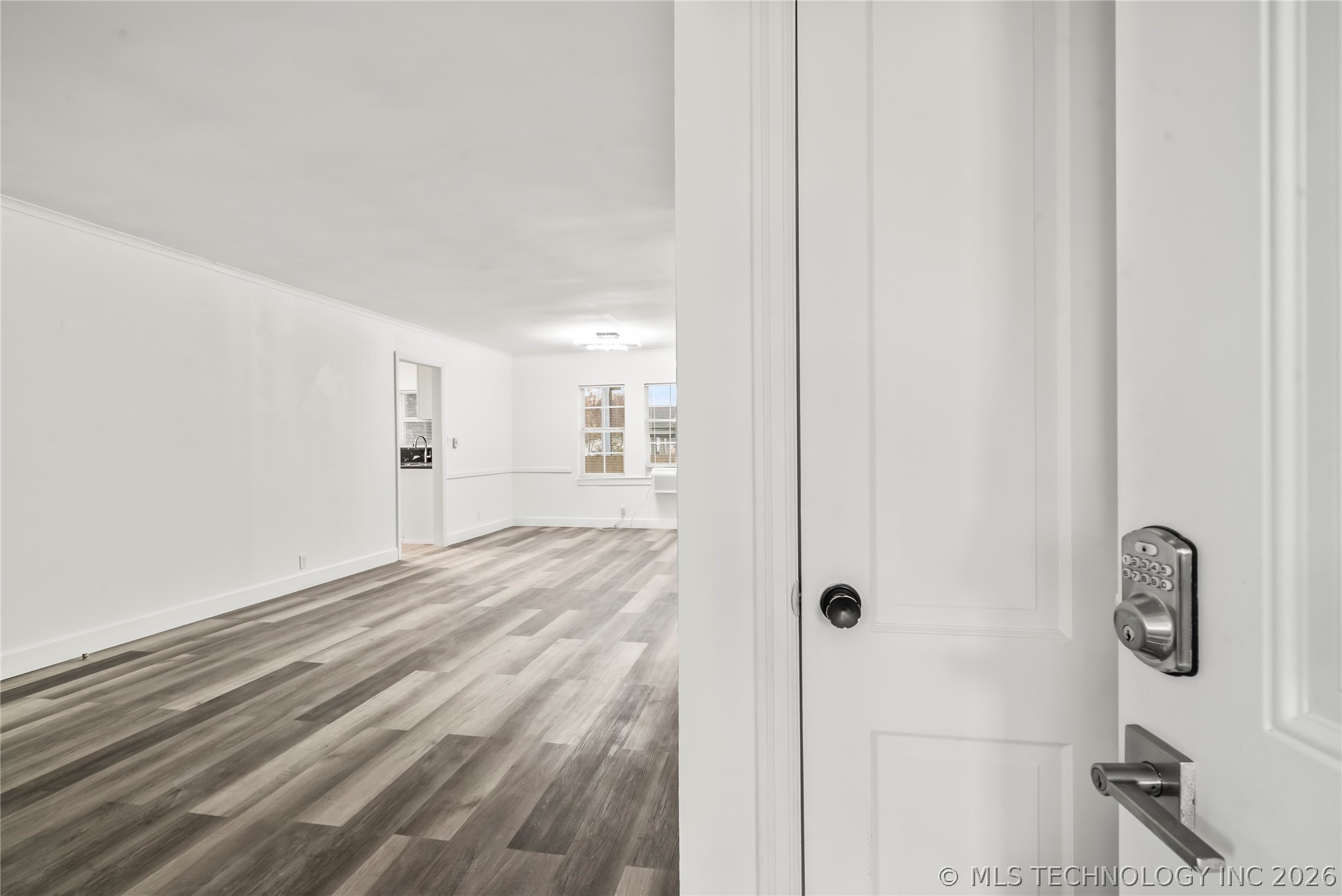 2503 E 8th Street Property Photo 6