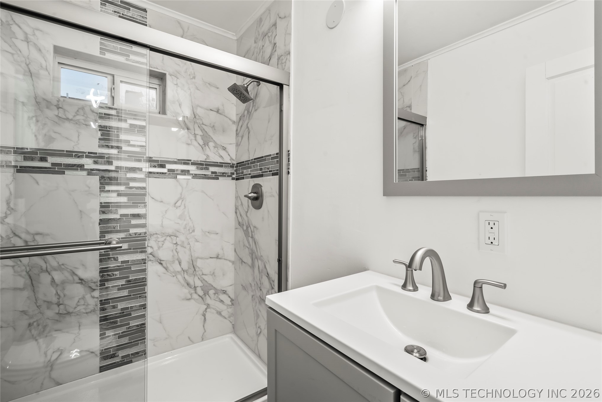 2503 E 8th Street Property Photo 16