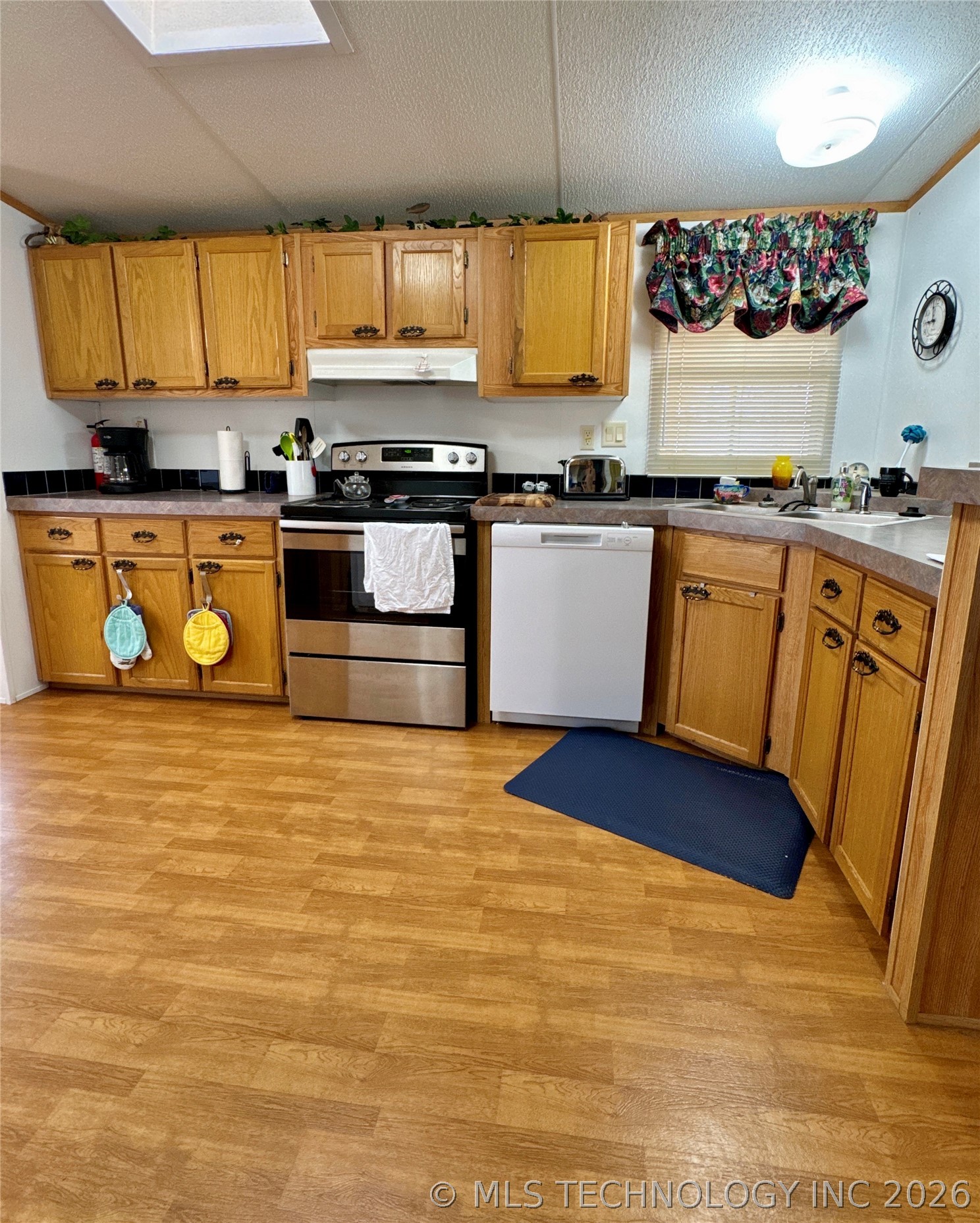 430230 E 1148 Road Property Photo 14