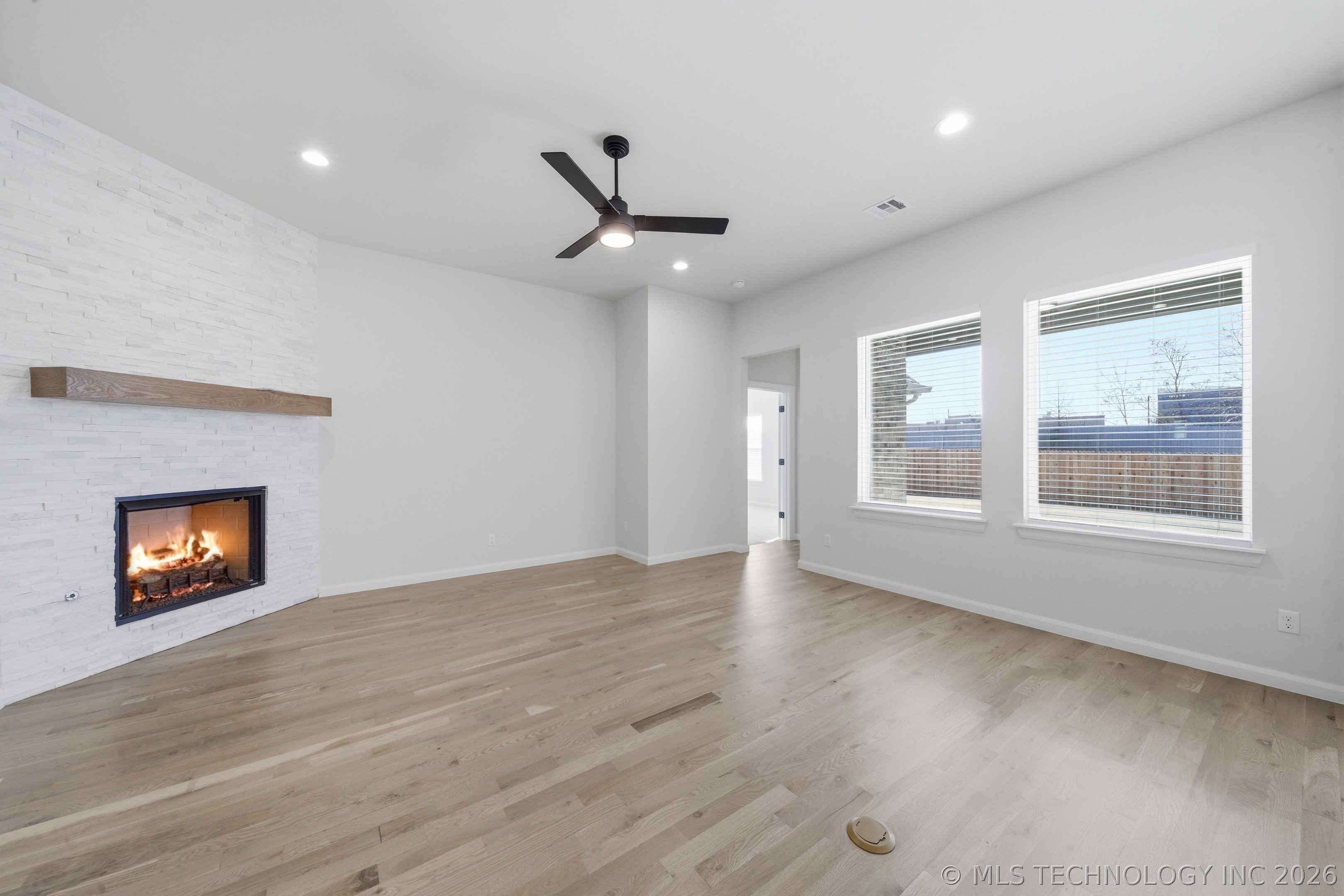 2431 W Madison Street Property Photo 5