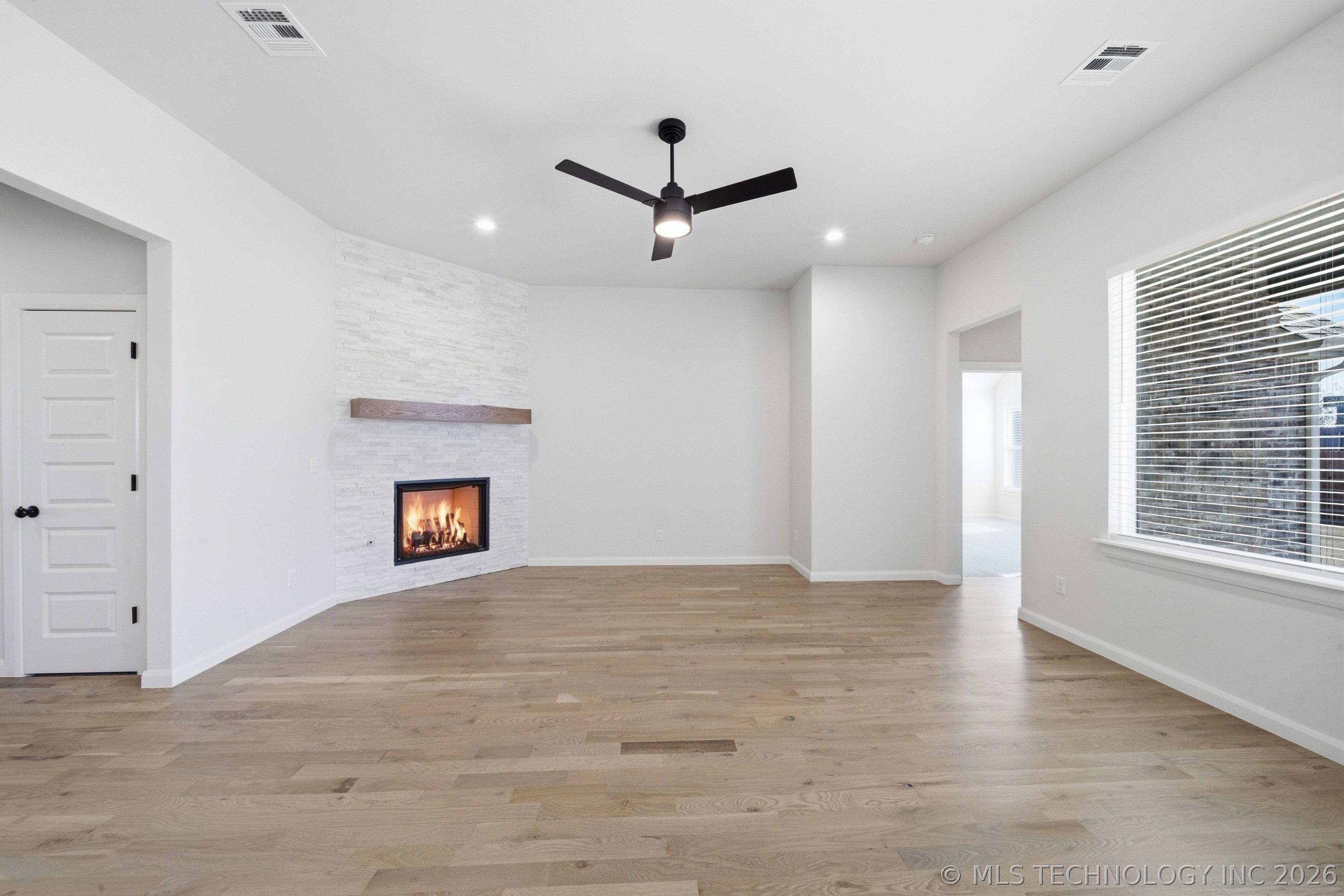 2431 W Madison Street Property Photo 6