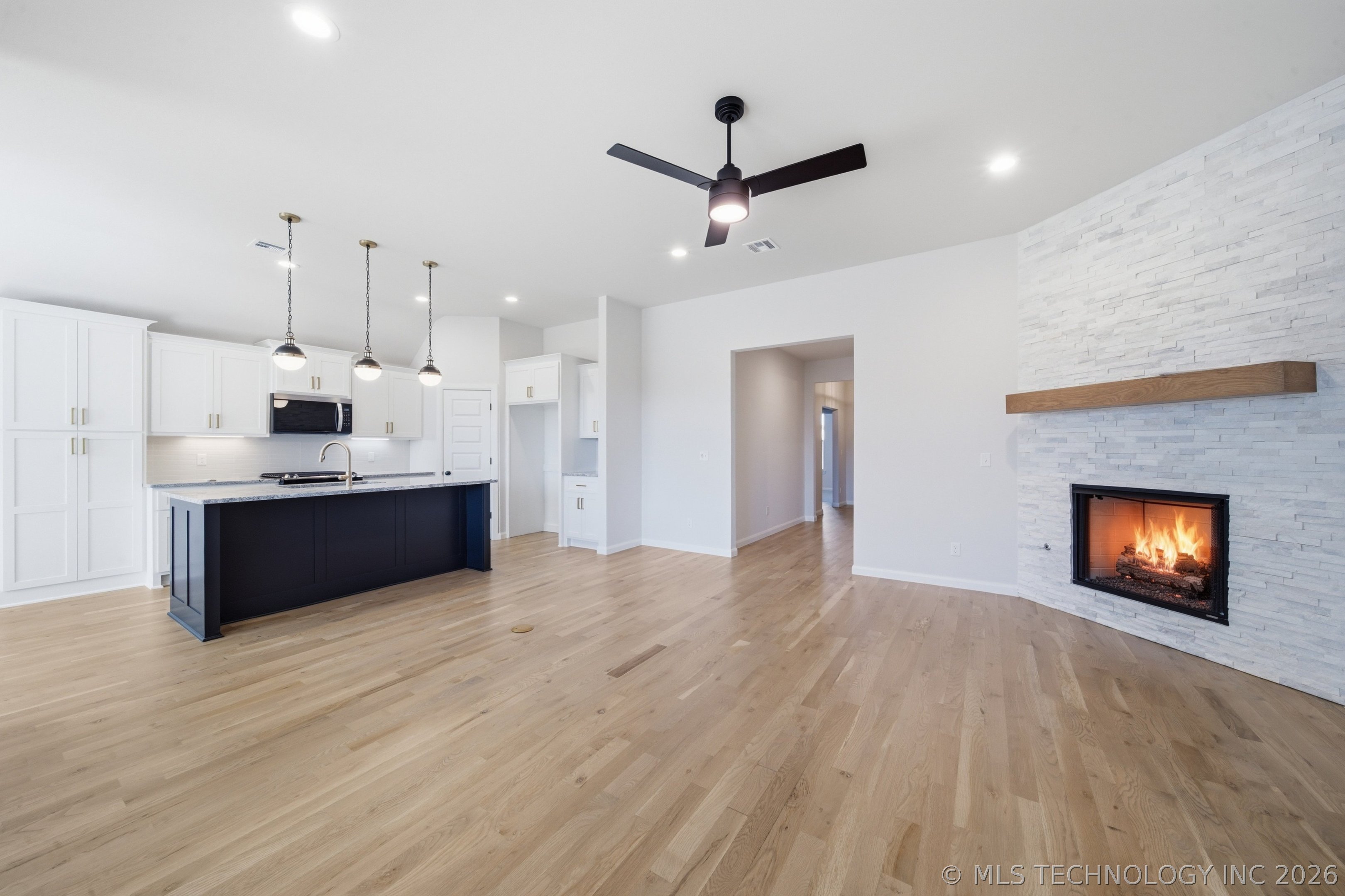 2431 W Madison Street Property Photo 7
