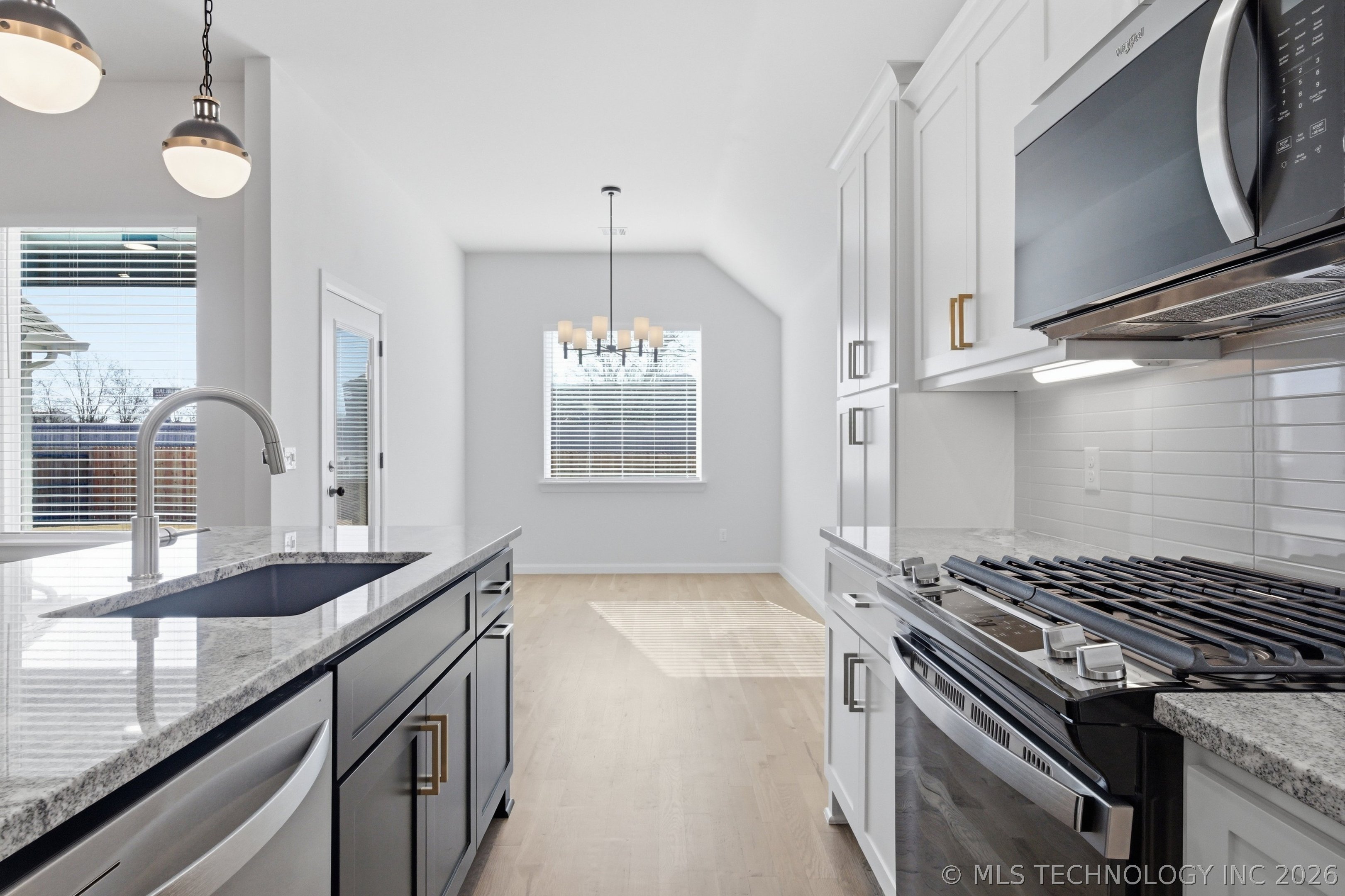 2431 W Madison Street Property Photo 12