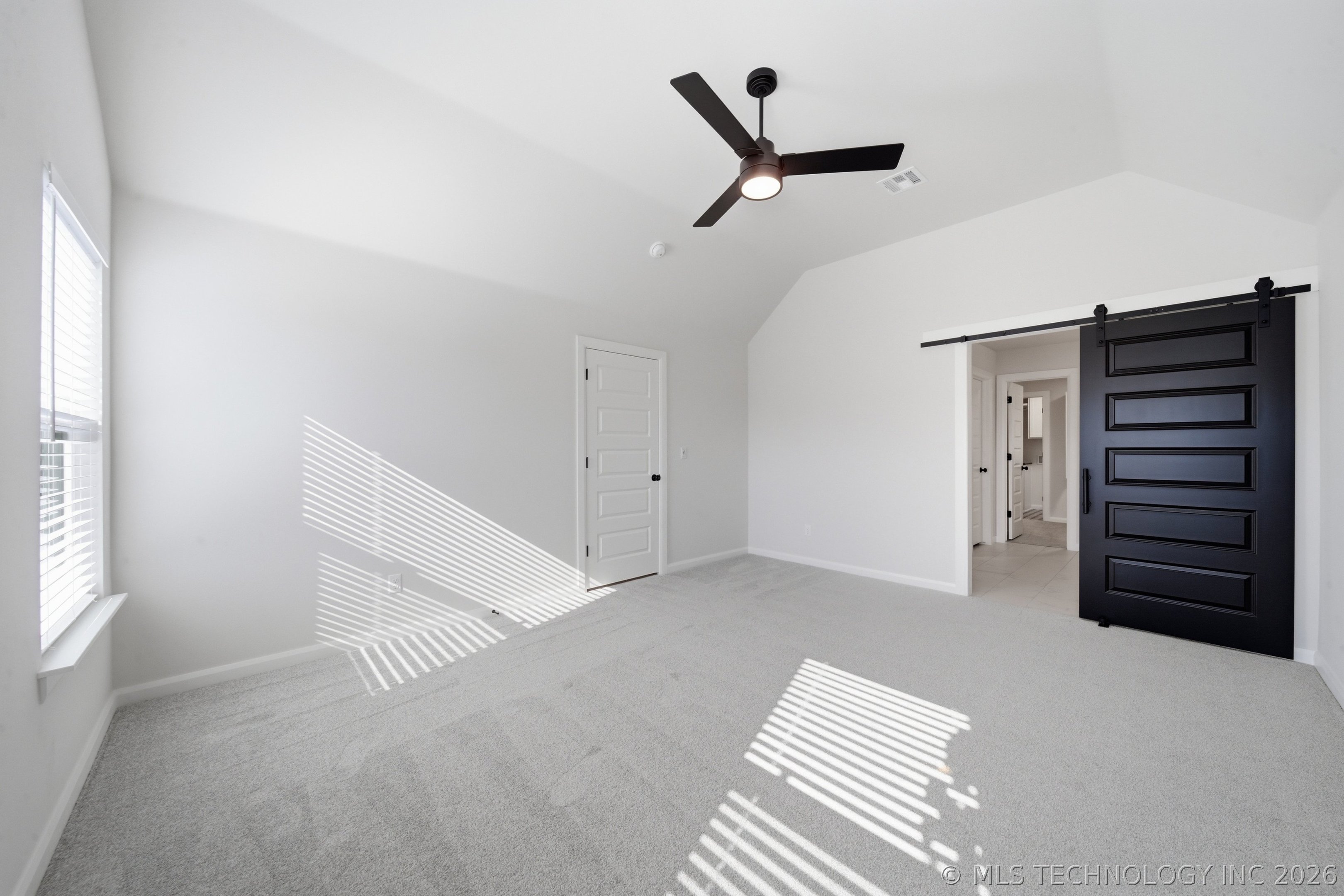 2431 W Madison Street Property Photo 17
