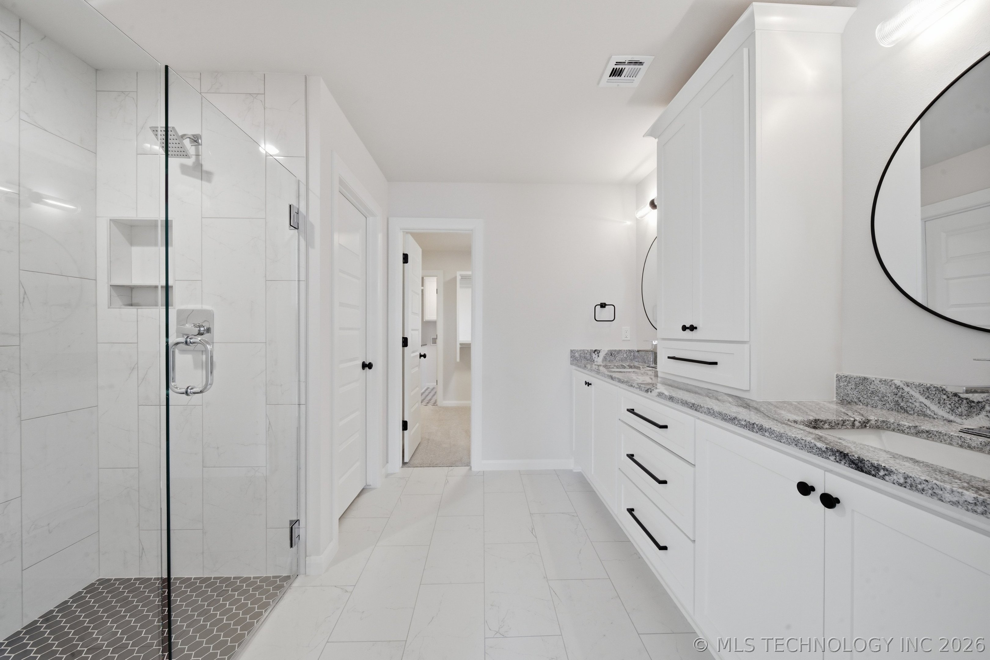 2431 W Madison Street Property Photo 18