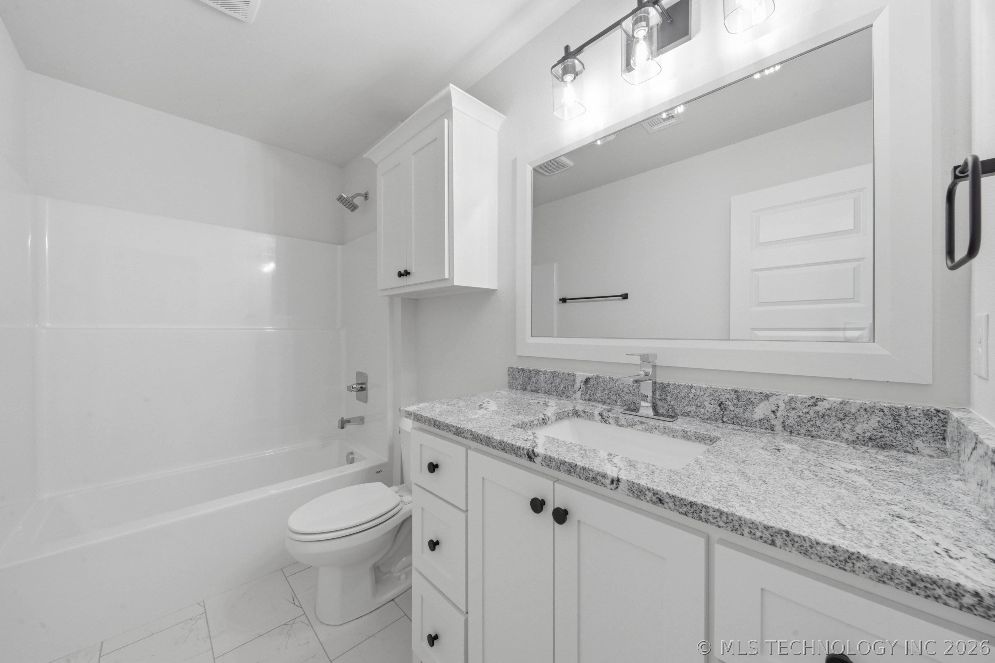 2431 W Madison Street Property Photo 23