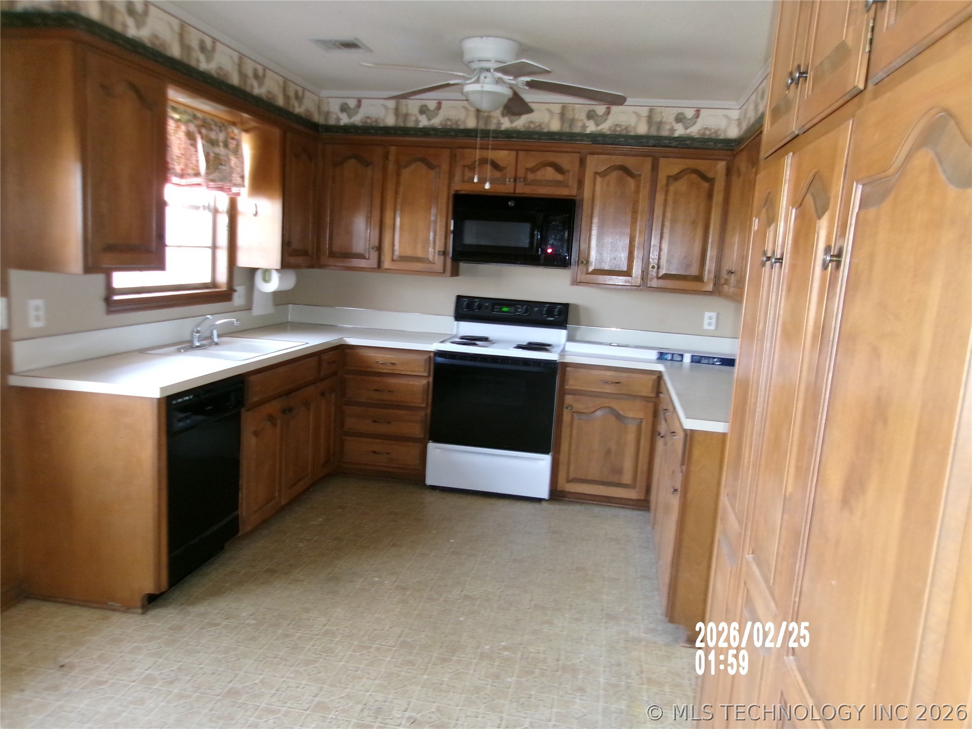 112 E 11th Street Property Photo 5