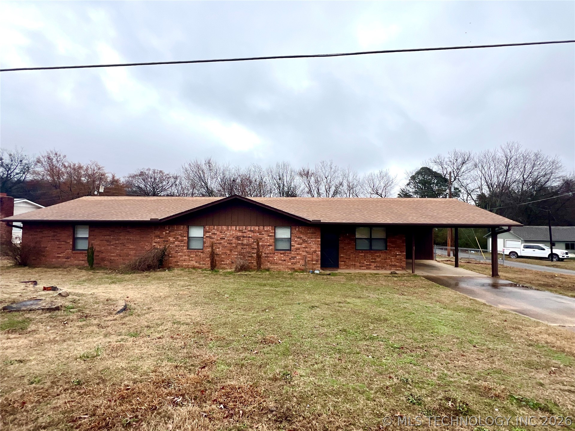 801 S Webb Lane Property Photo 1