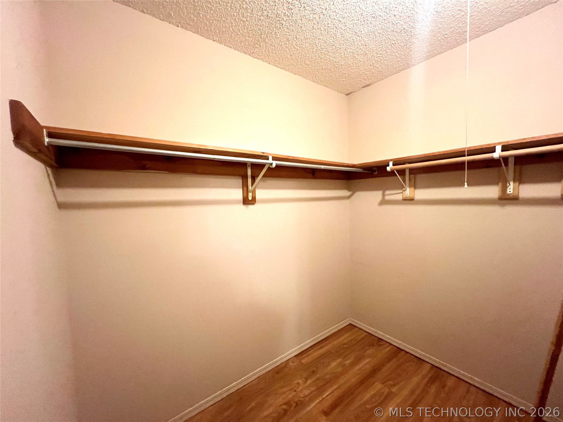 801 S Webb Lane Property Photo 10