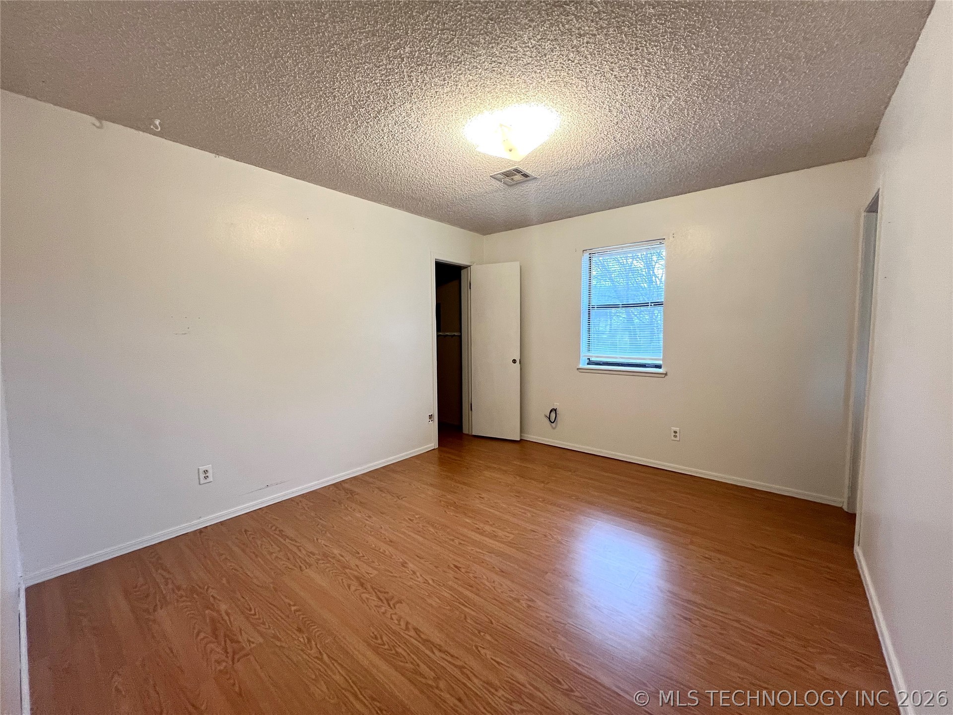 801 S Webb Lane Property Photo 13