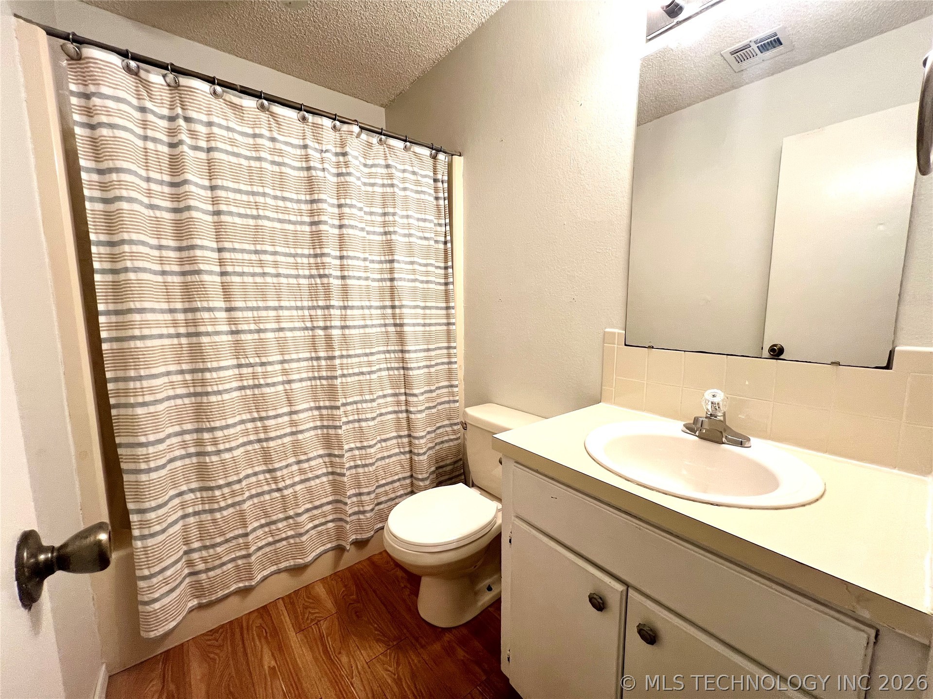 801 S Webb Lane Property Photo 17