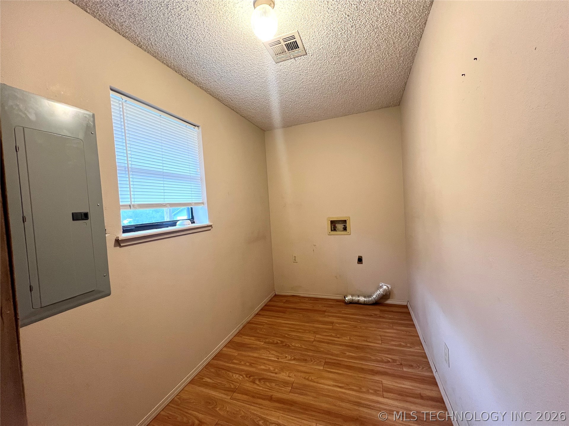 801 S Webb Lane Property Photo 19