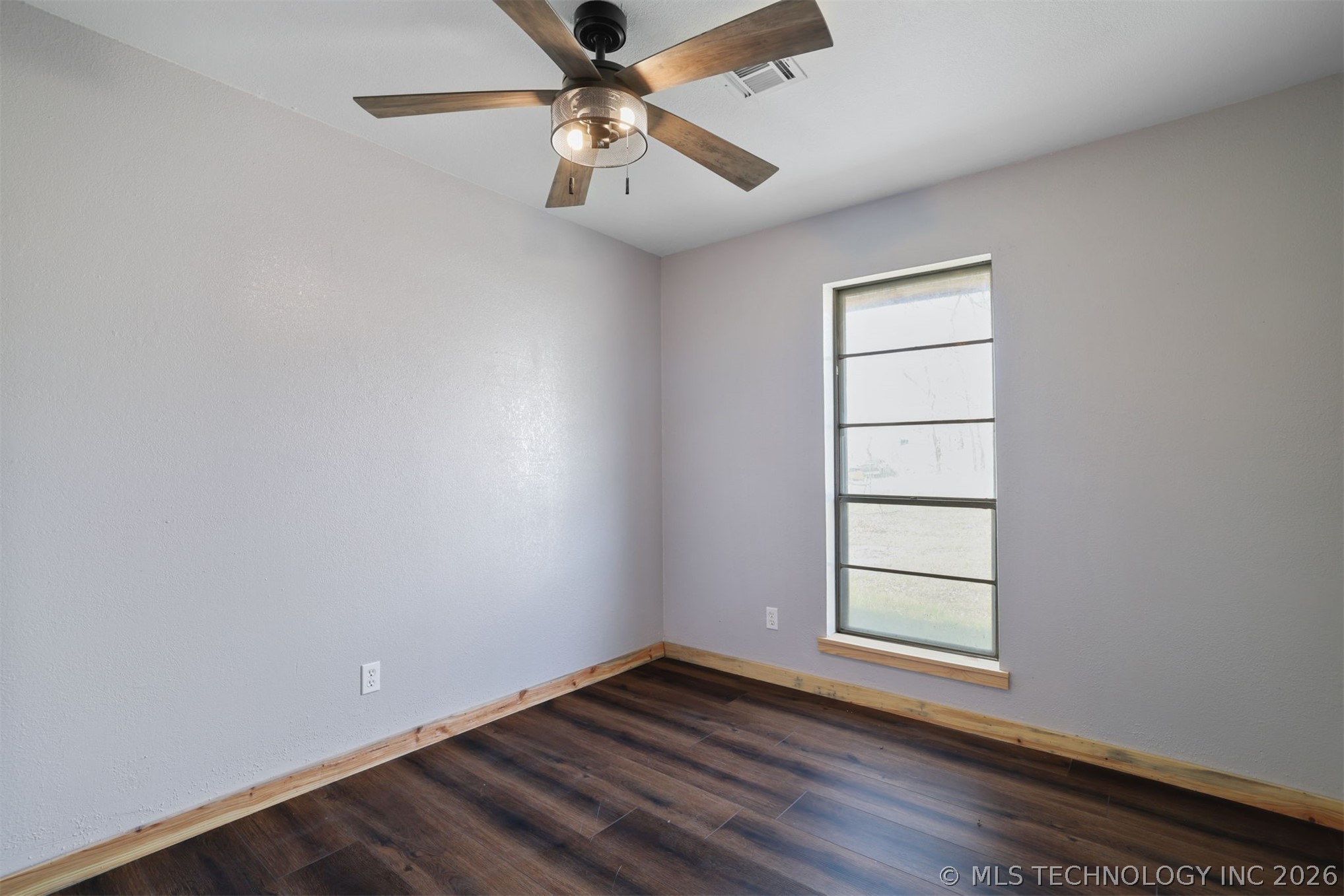 110 N Brackett Property Photo 8