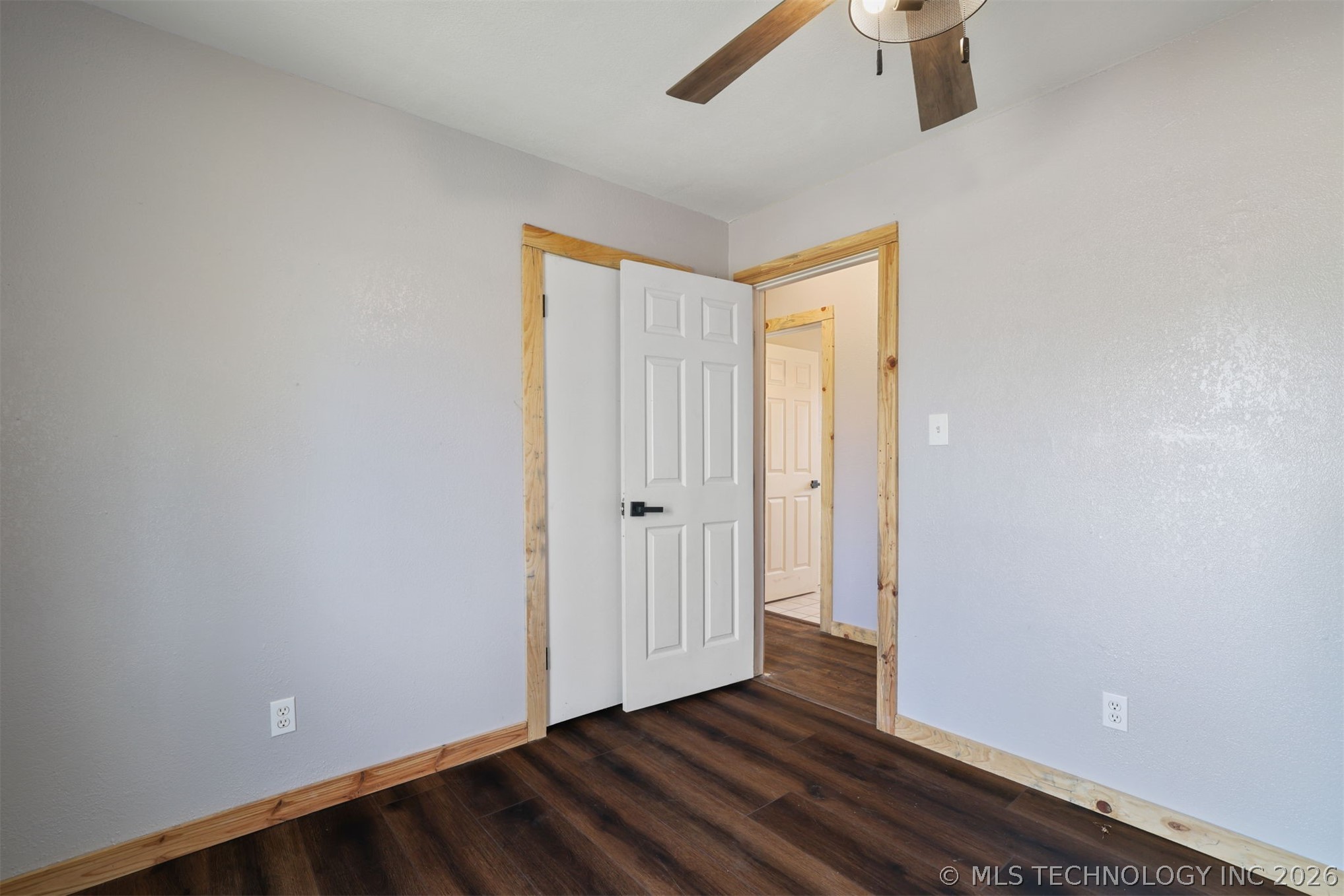 110 N Brackett Property Photo 9