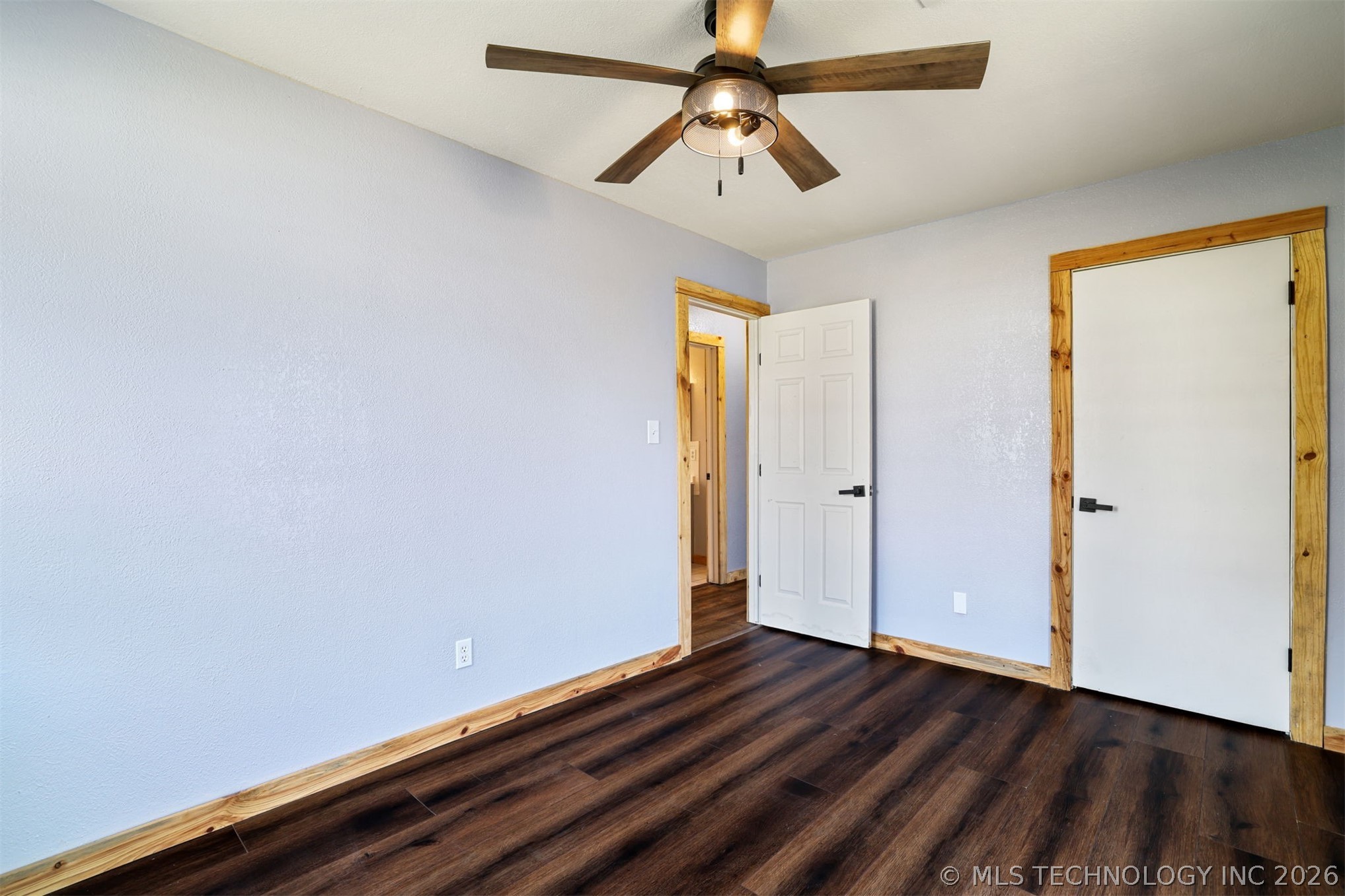 110 N Brackett Property Photo 12