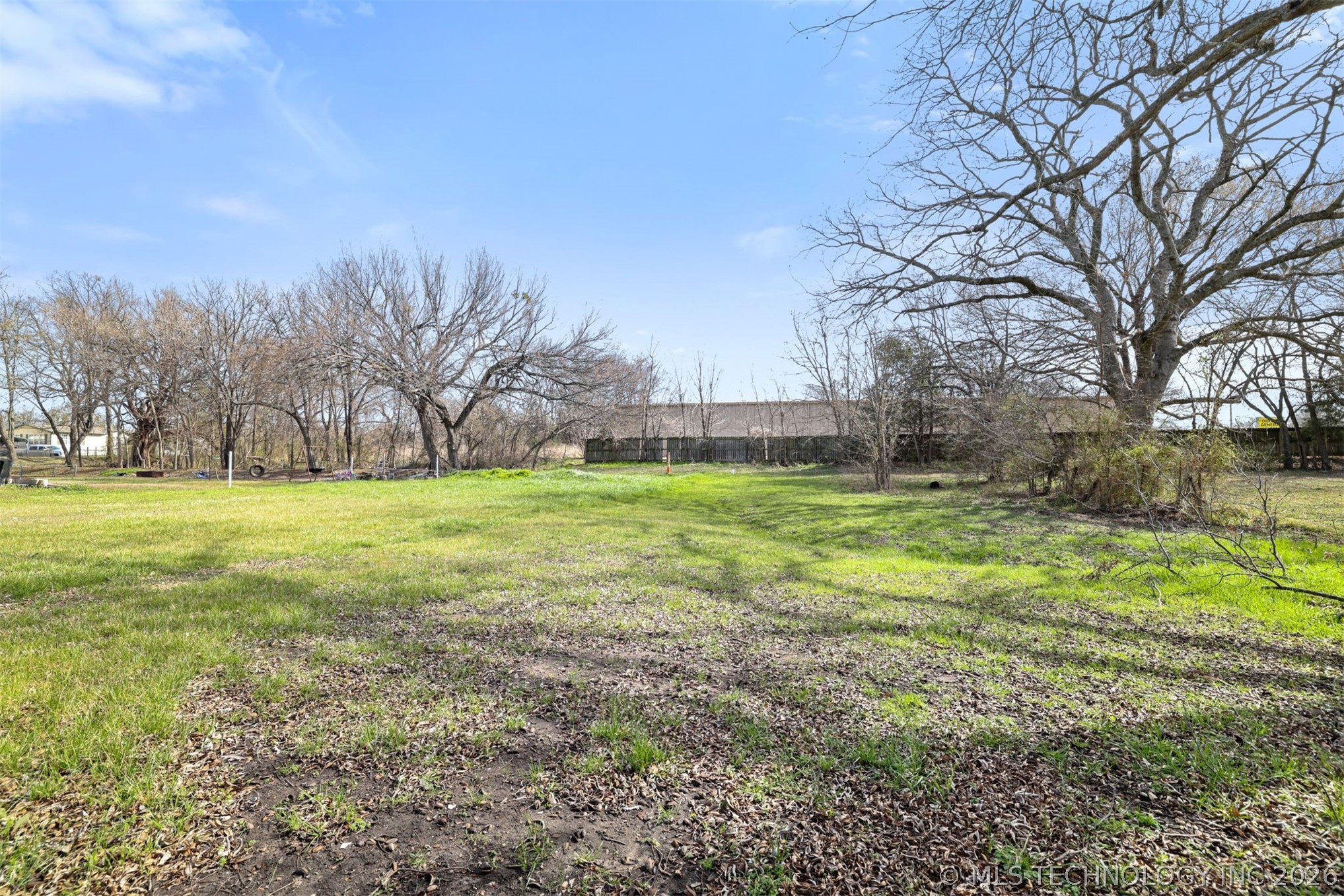 110 N Brackett Property Photo 15