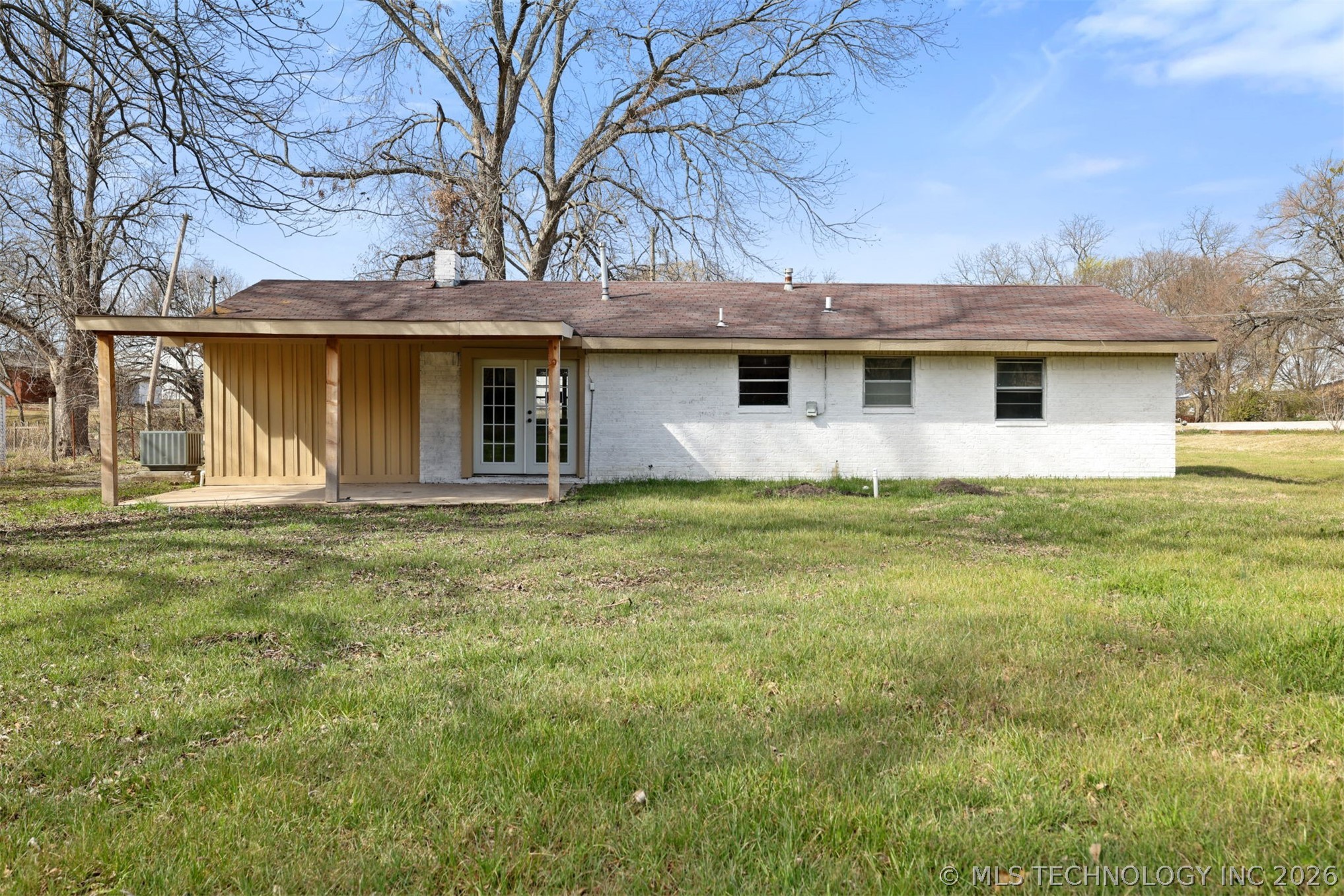 110 N Brackett Property Photo 16