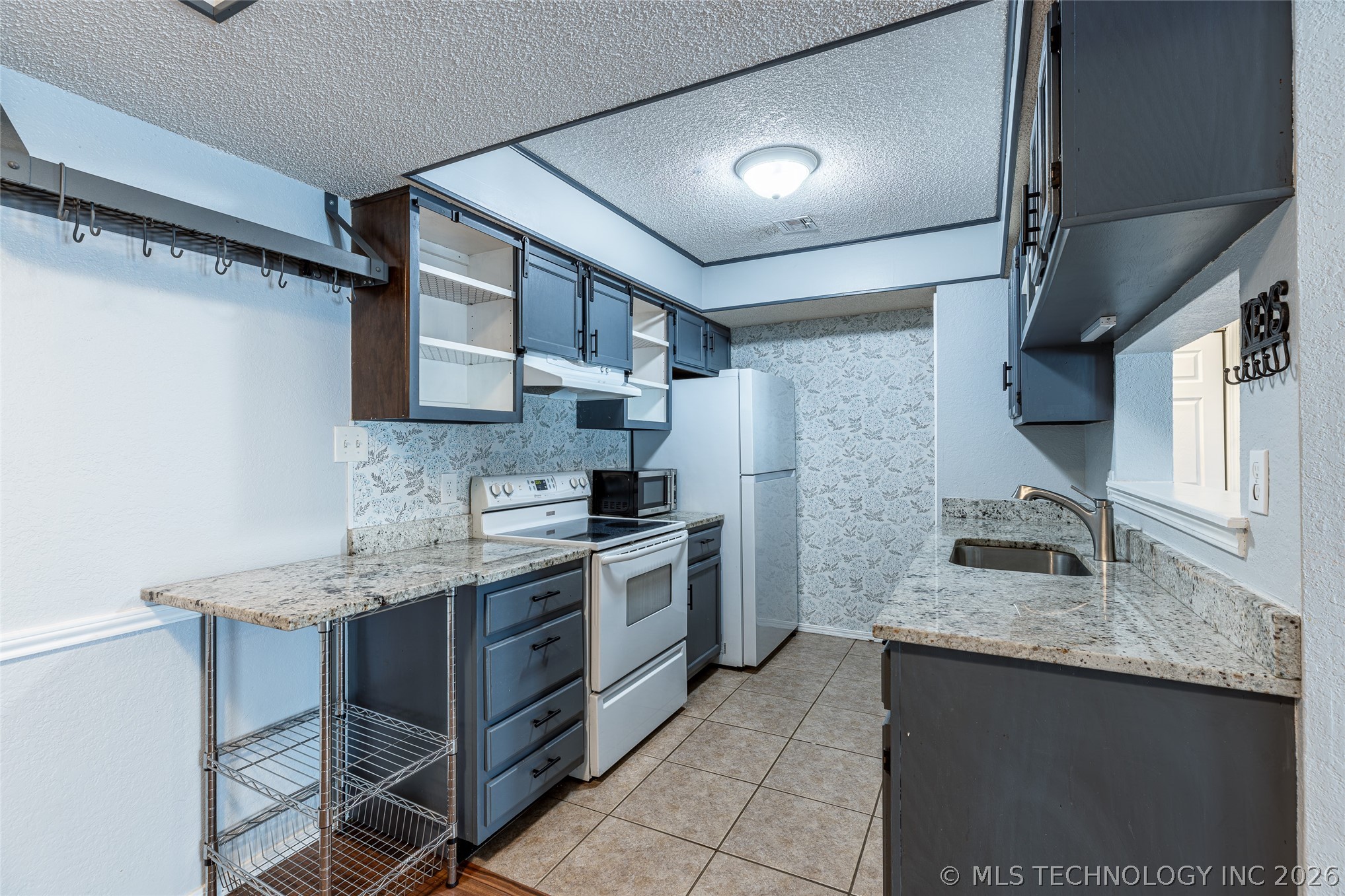 9022 S College Avenue 2108 Property Photo 7