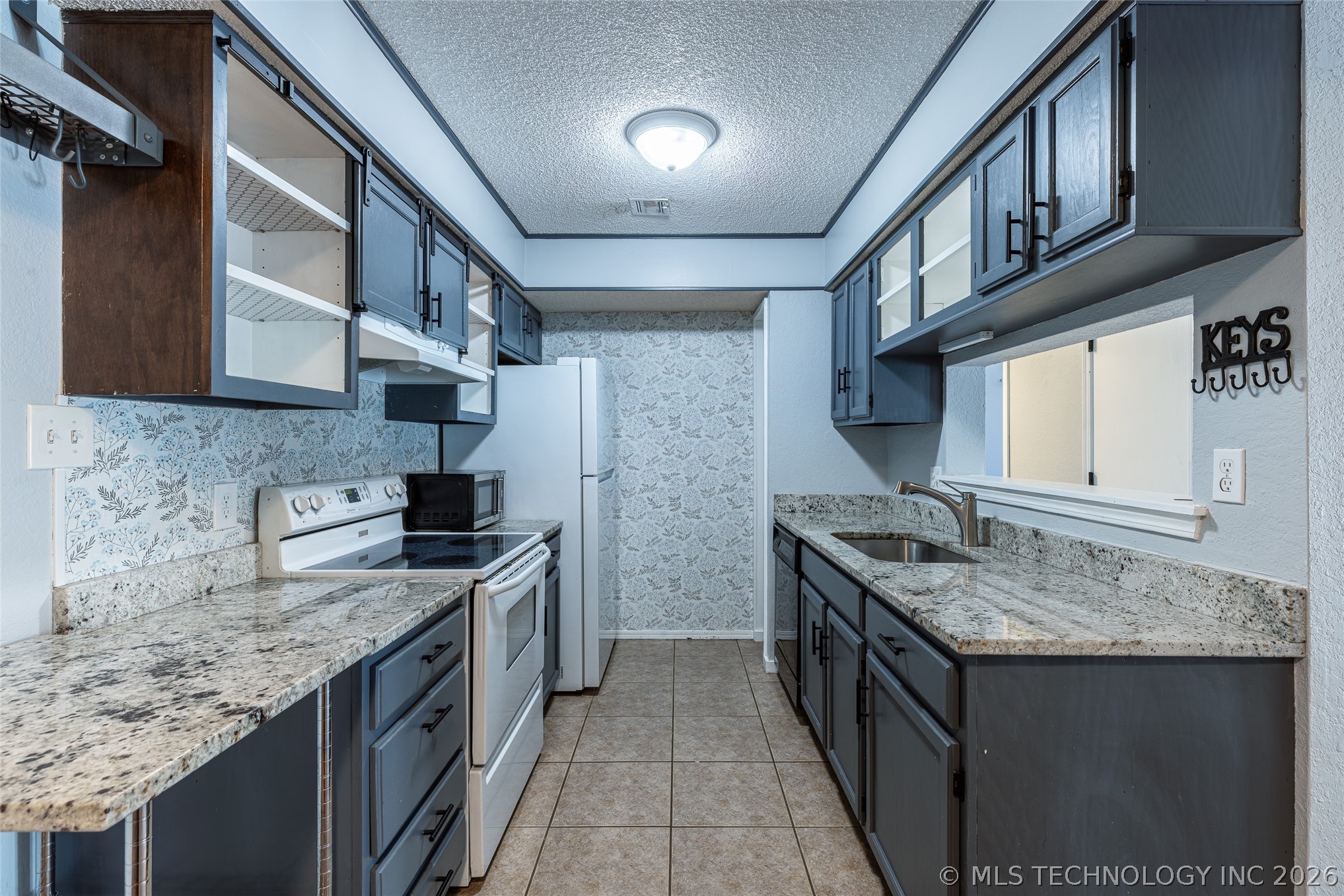 9022 S College Avenue 2108 Property Photo 8