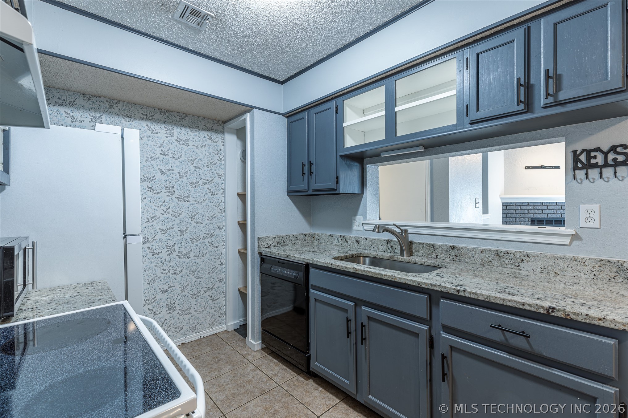 9022 S College Avenue 2108 Property Photo 11