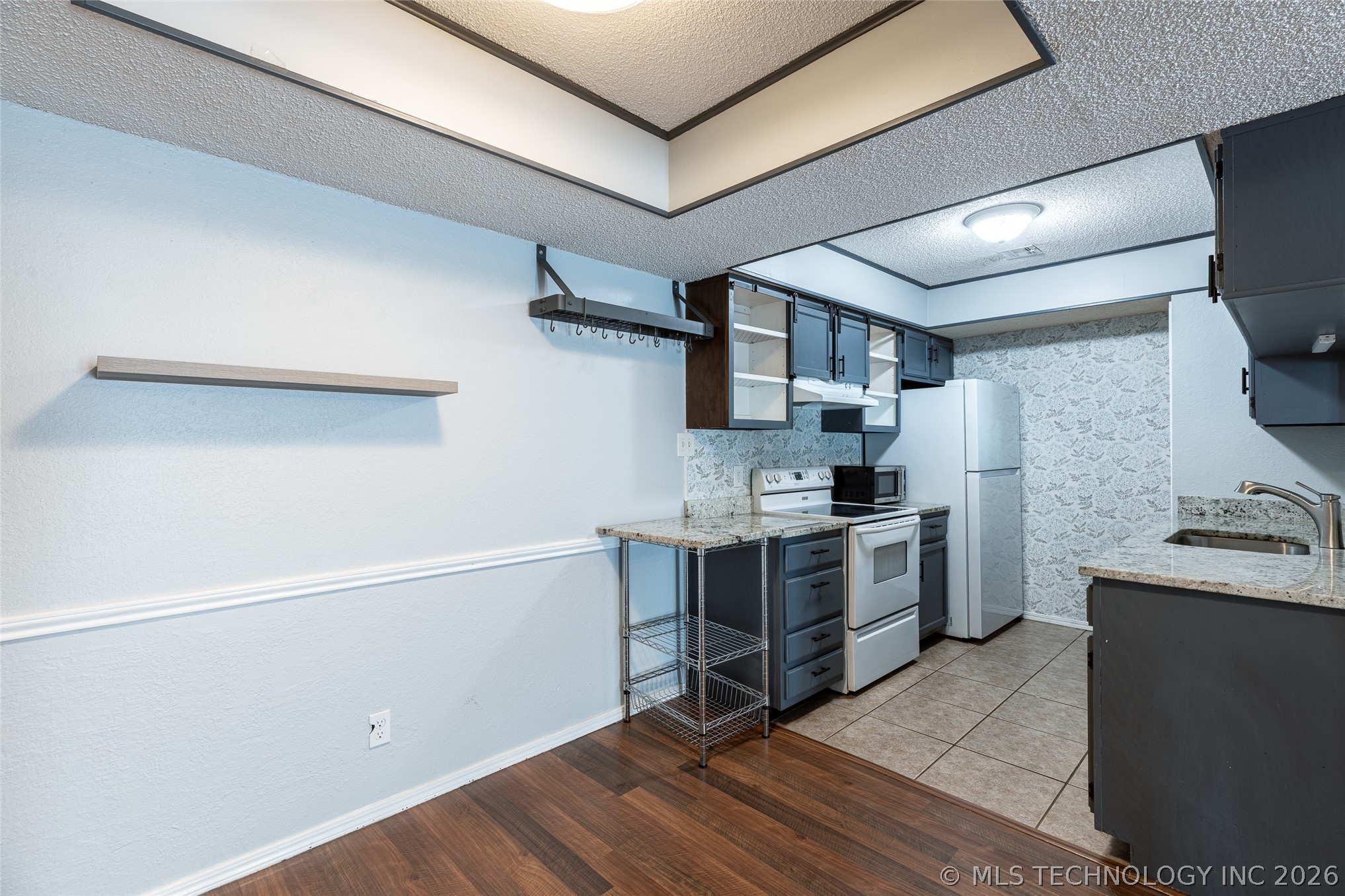 9022 S College Avenue 2108 Property Photo 13