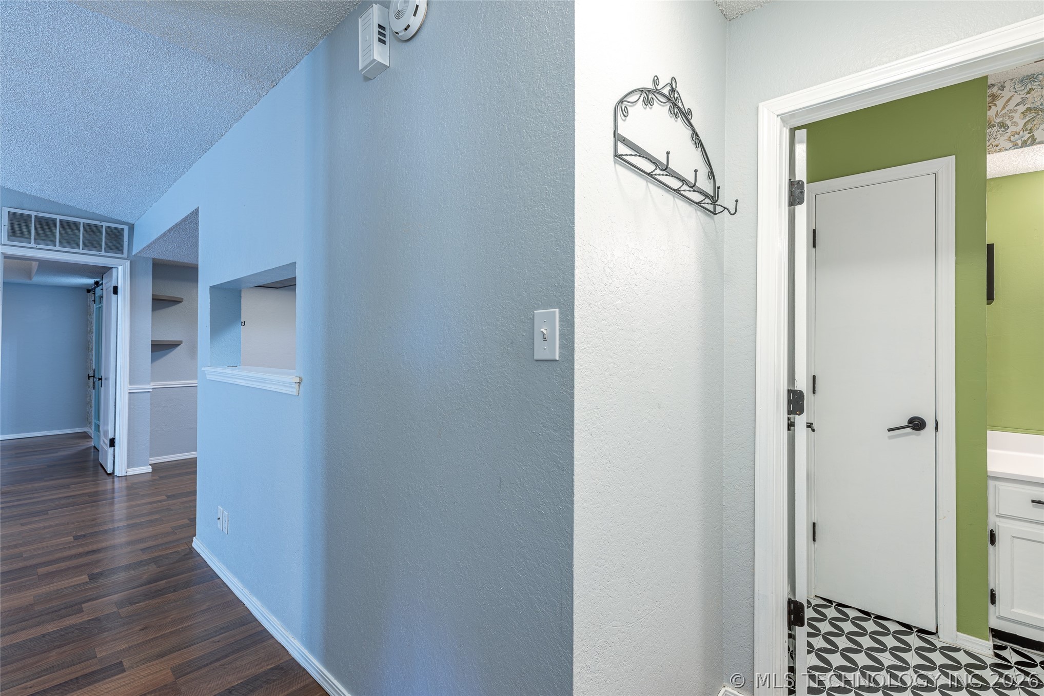 9022 S College Avenue 2108 Property Photo 26