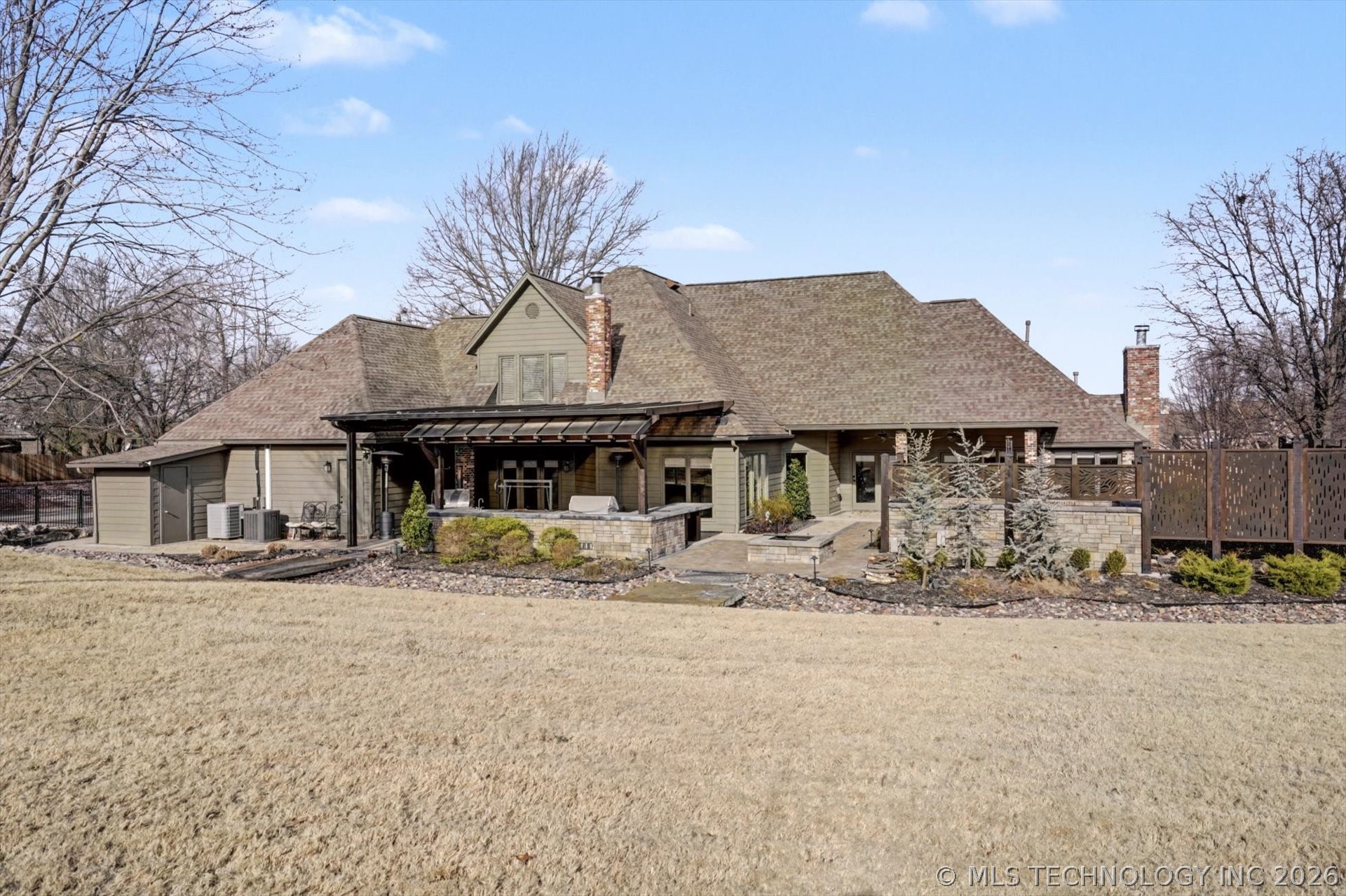 817 Countrywood Way Property Photo 4