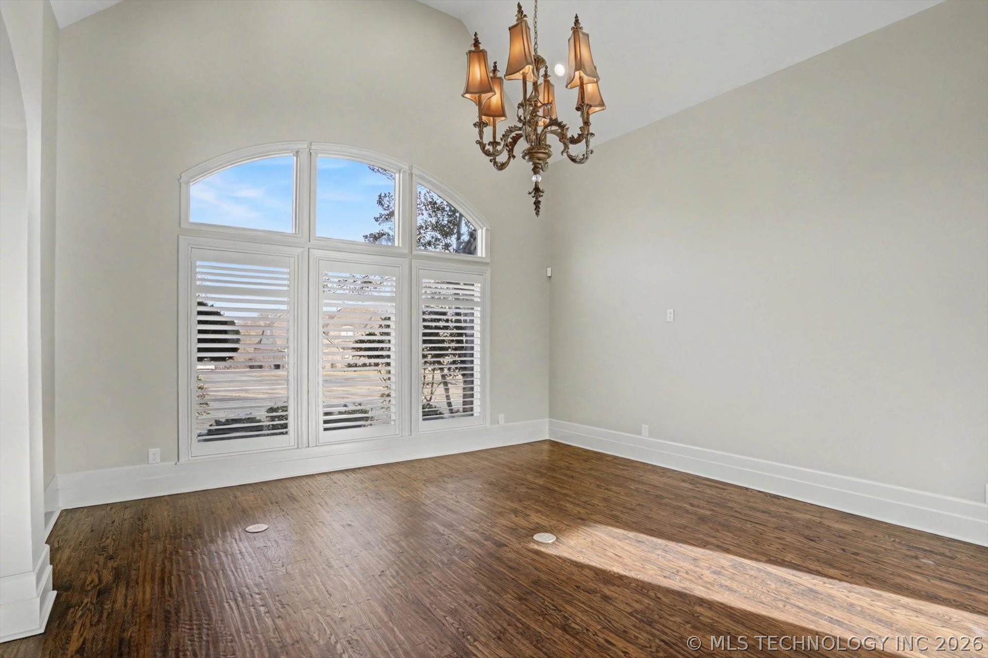 817 Countrywood Way Property Photo 11