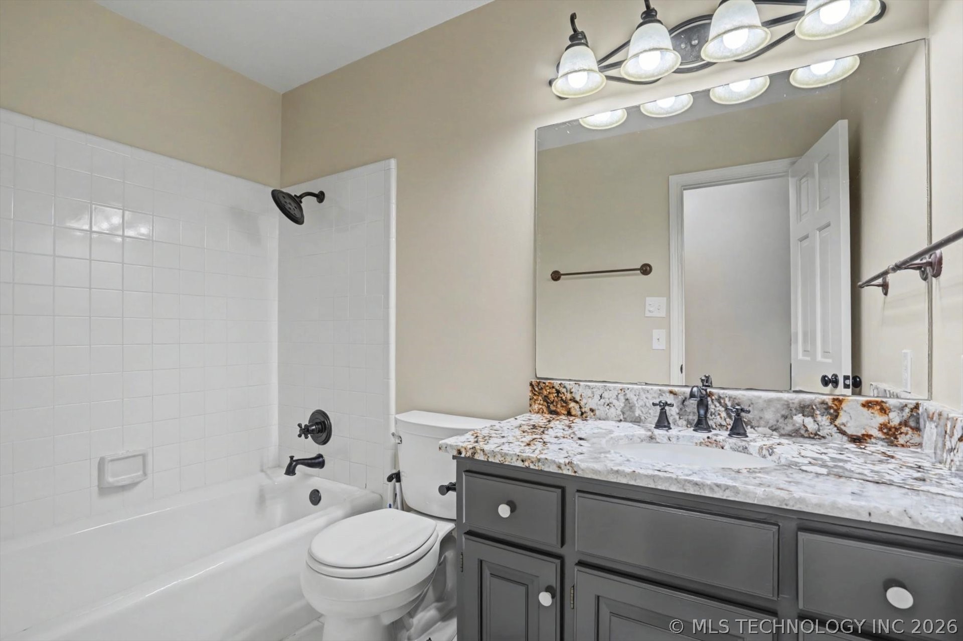 817 Countrywood Way Property Photo 36