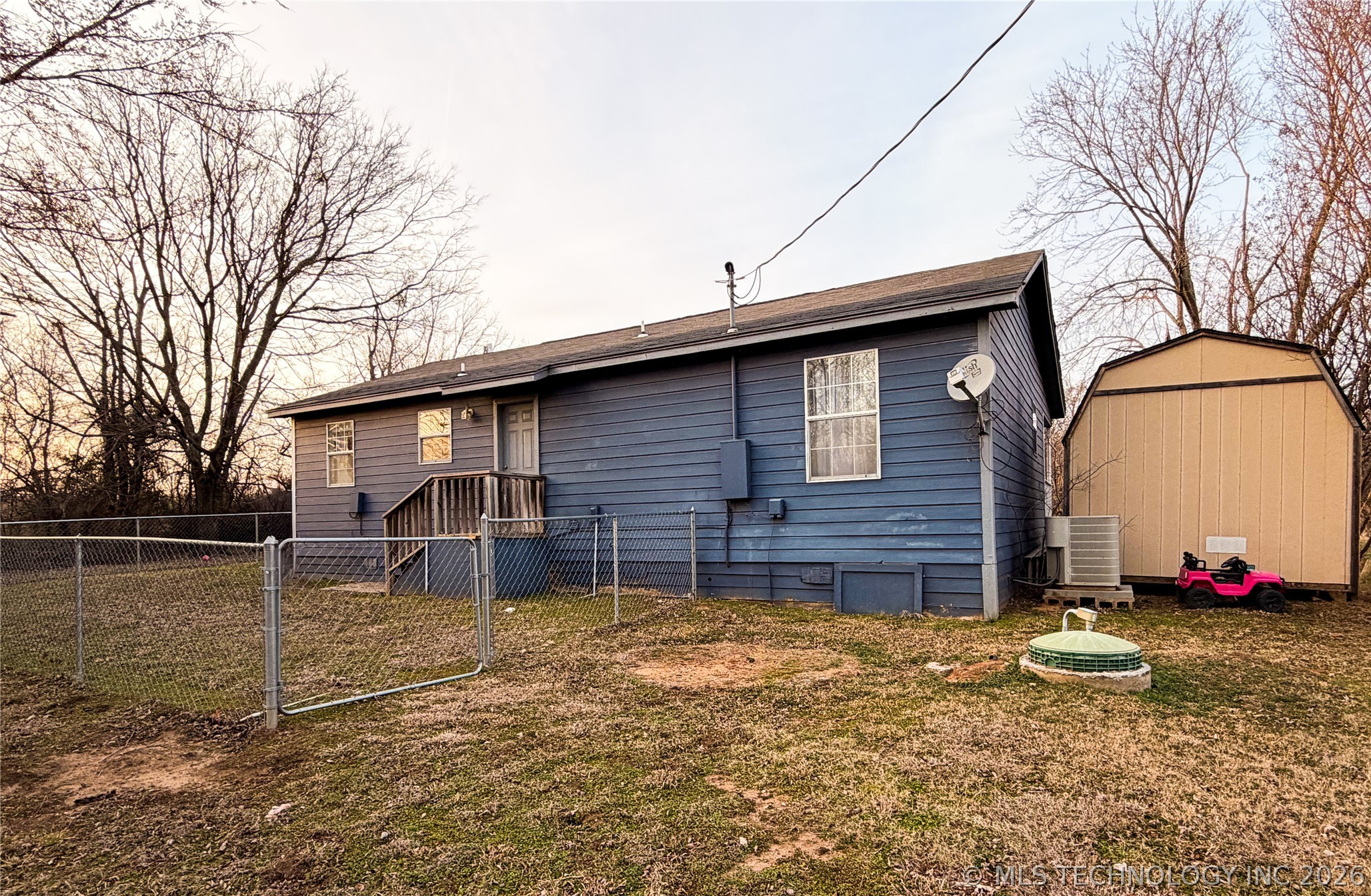 7199 Twin Oak Property Photo 4