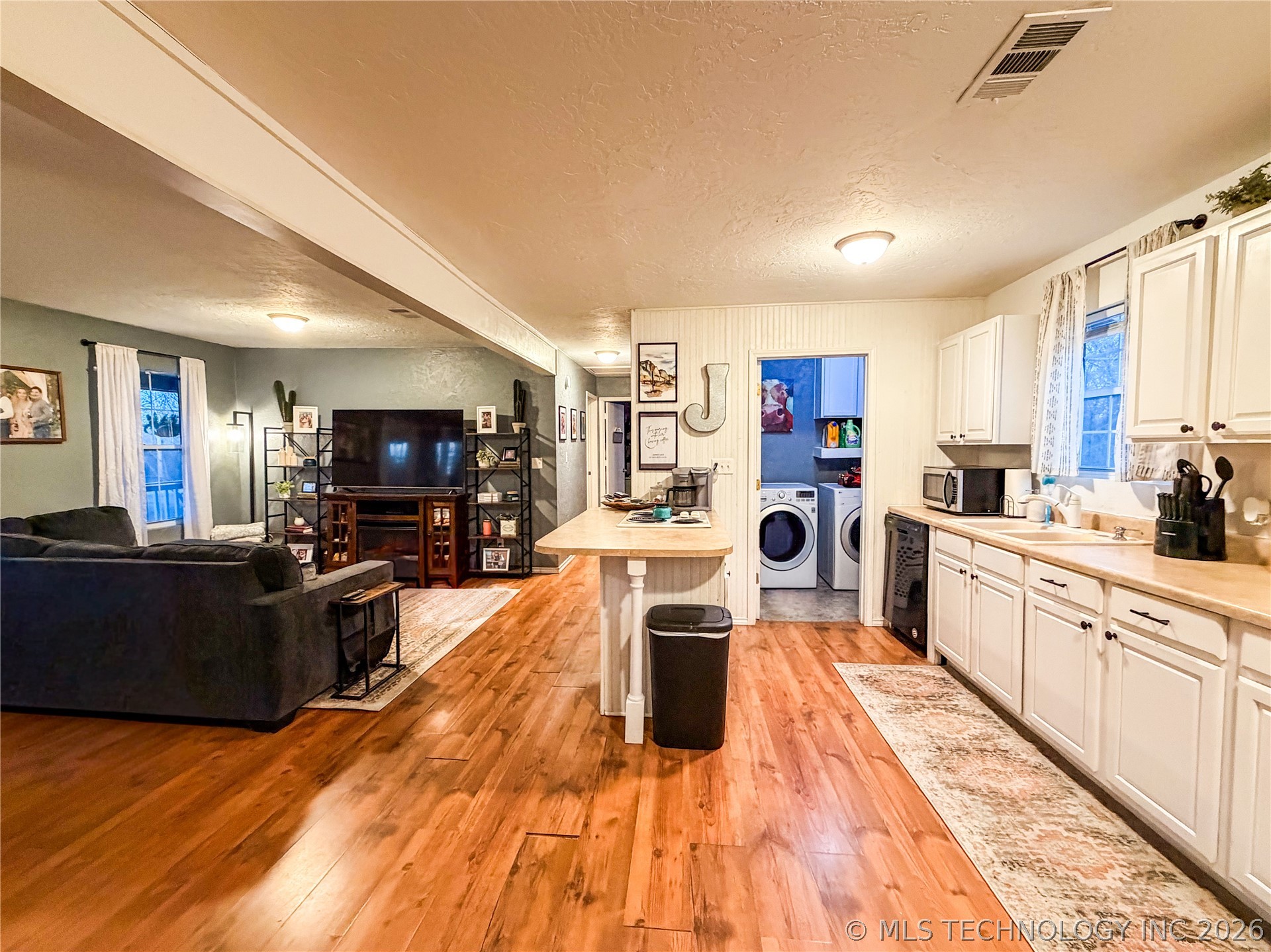 7199 Twin Oak Property Photo 9