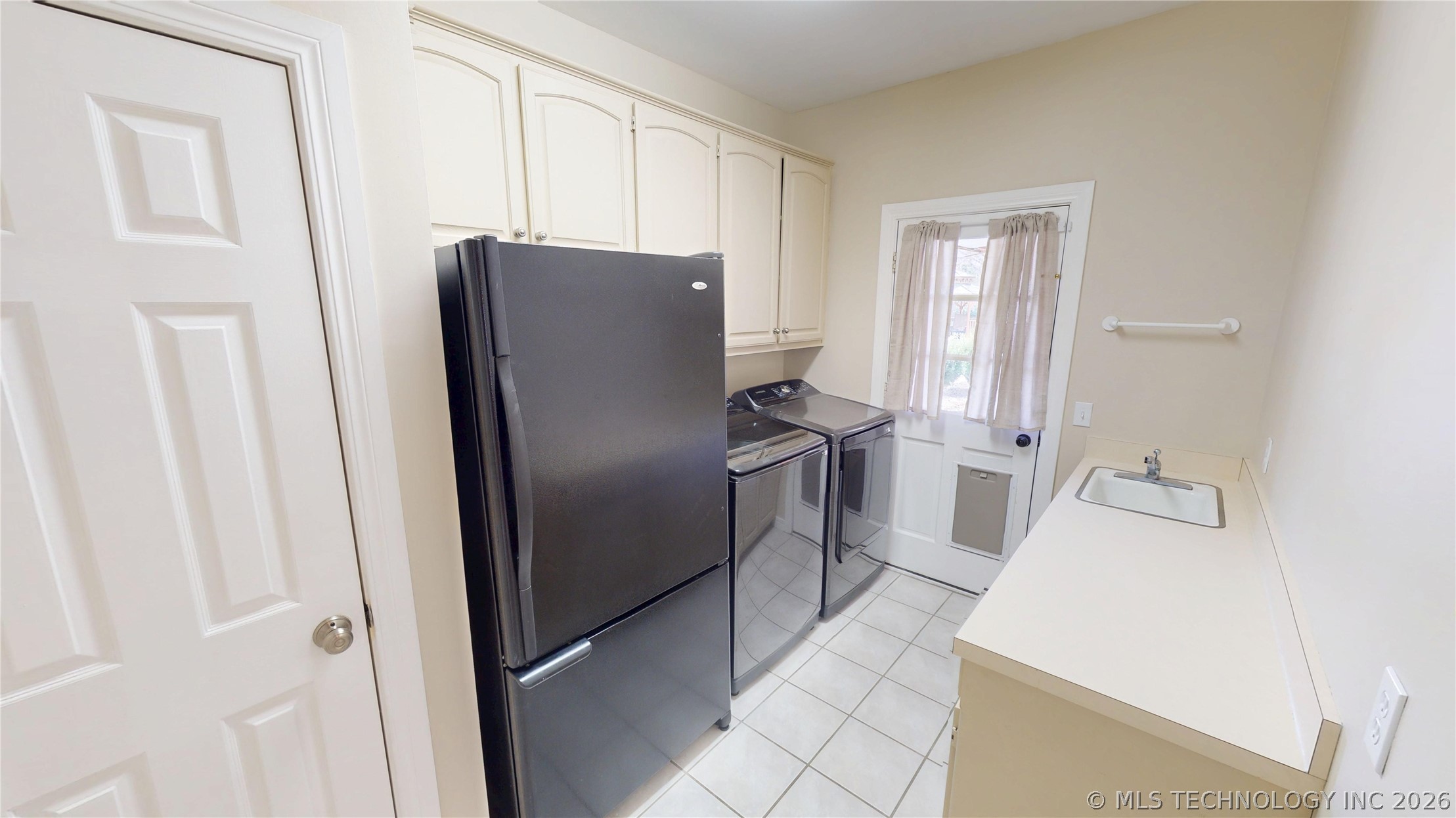 8935 S Sandusky Avenue Property Photo 41
