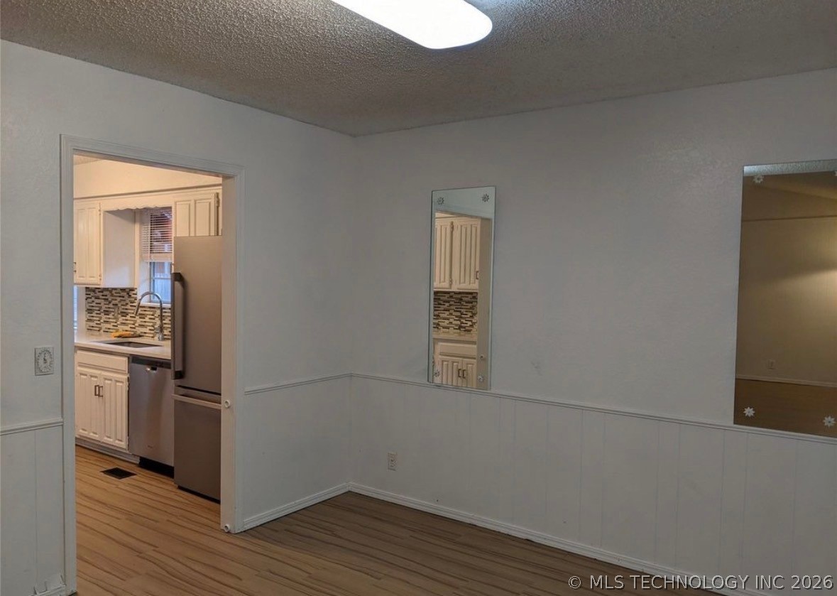 7732 S 69th East Place Property Photo 5