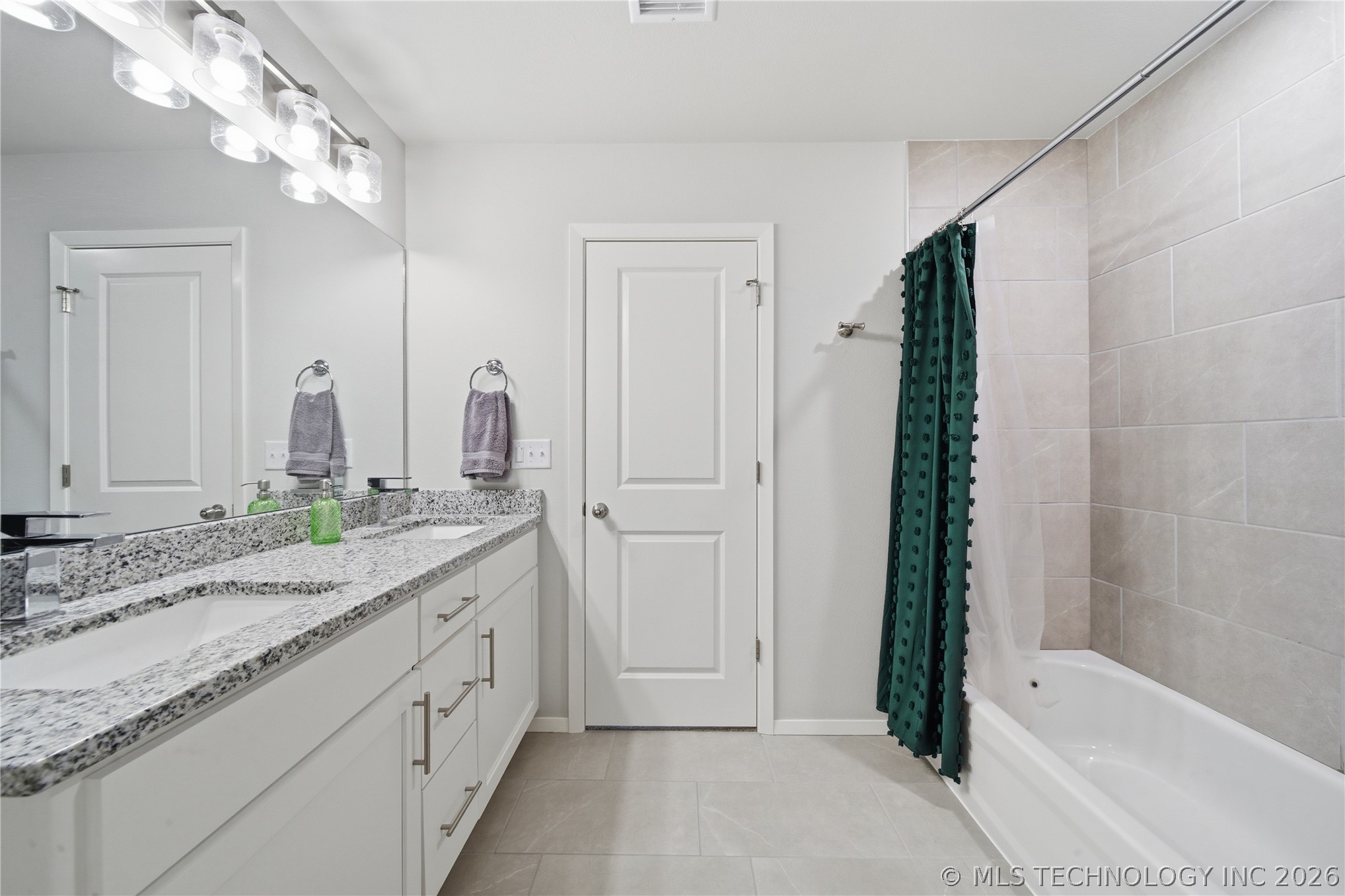 2906 W Albuquerque Place Property Photo 24
