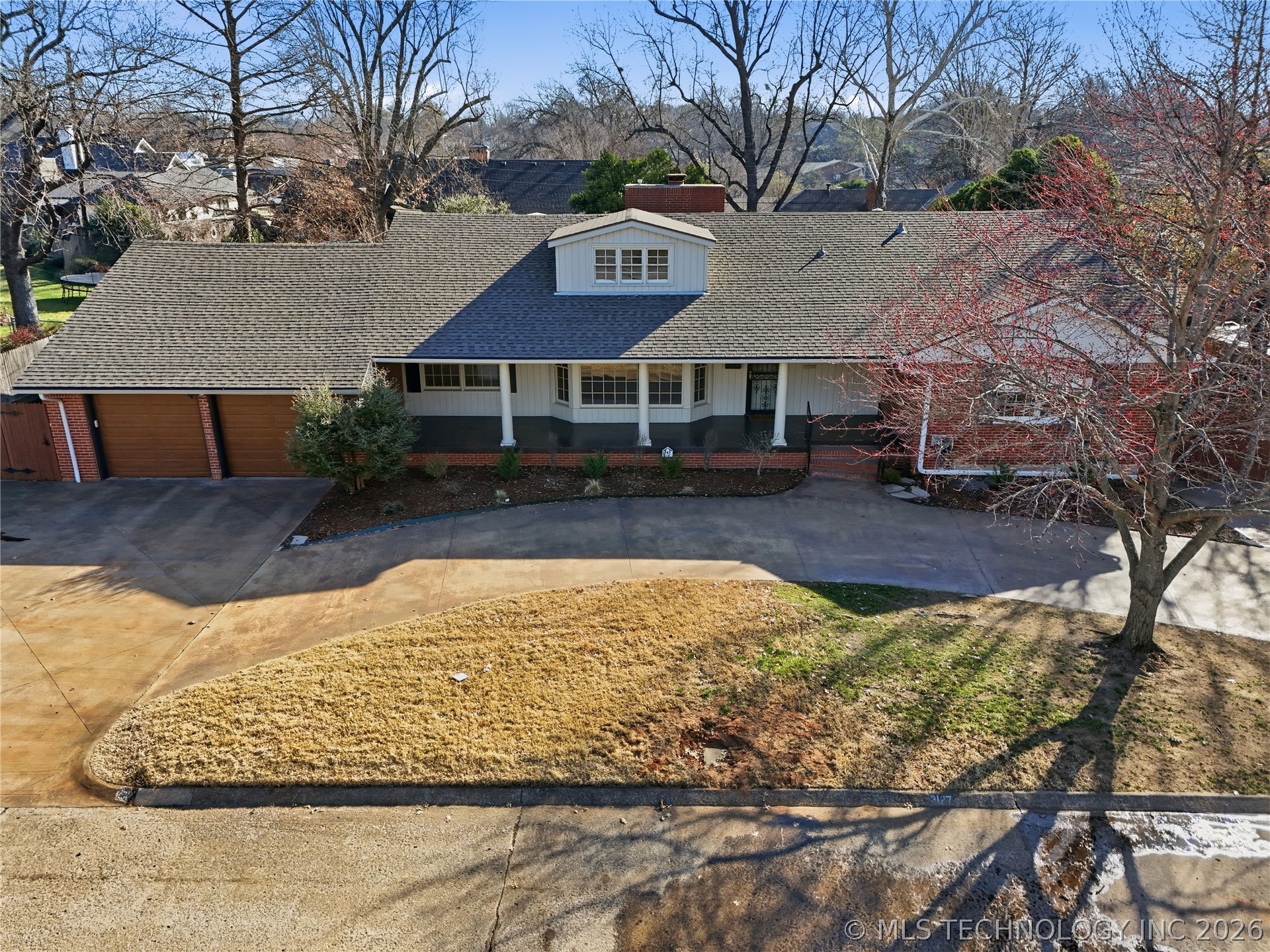 3127 S Lewis Avenue Property Photo 2