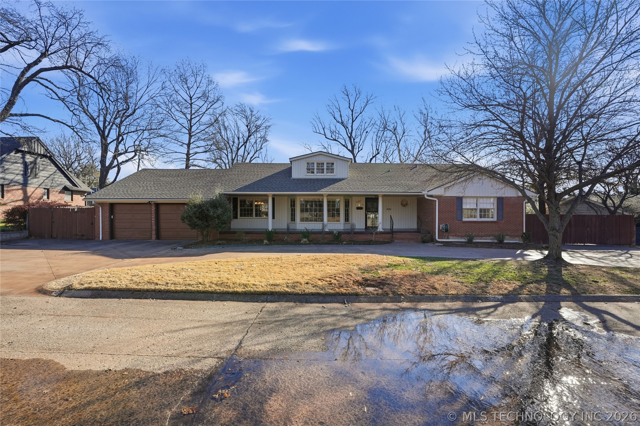 3127 S Lewis Avenue Property Photo 8
