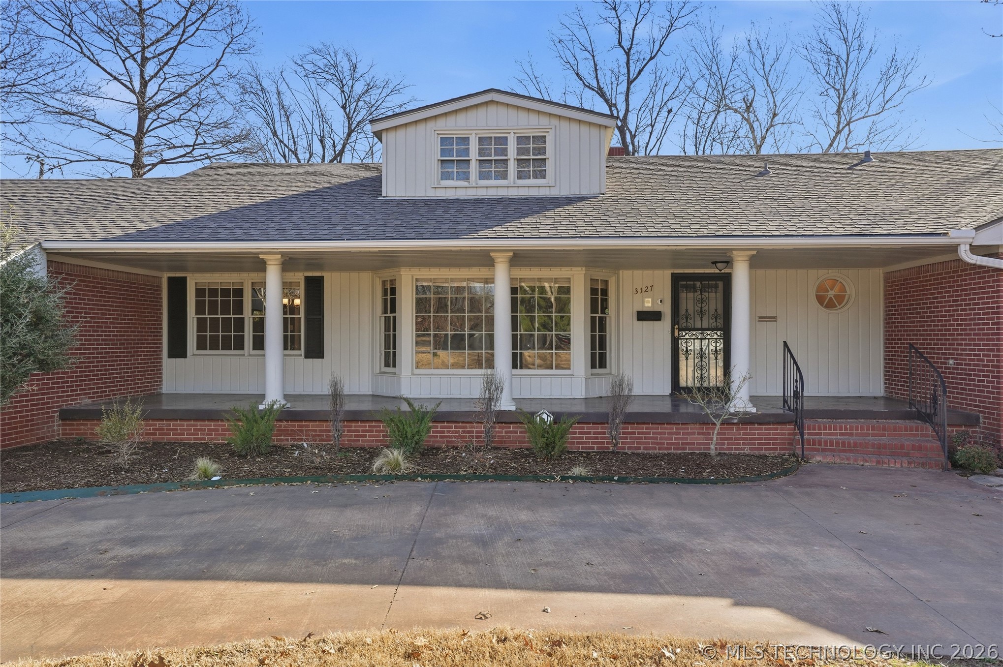 3127 S Lewis Avenue Property Photo 11