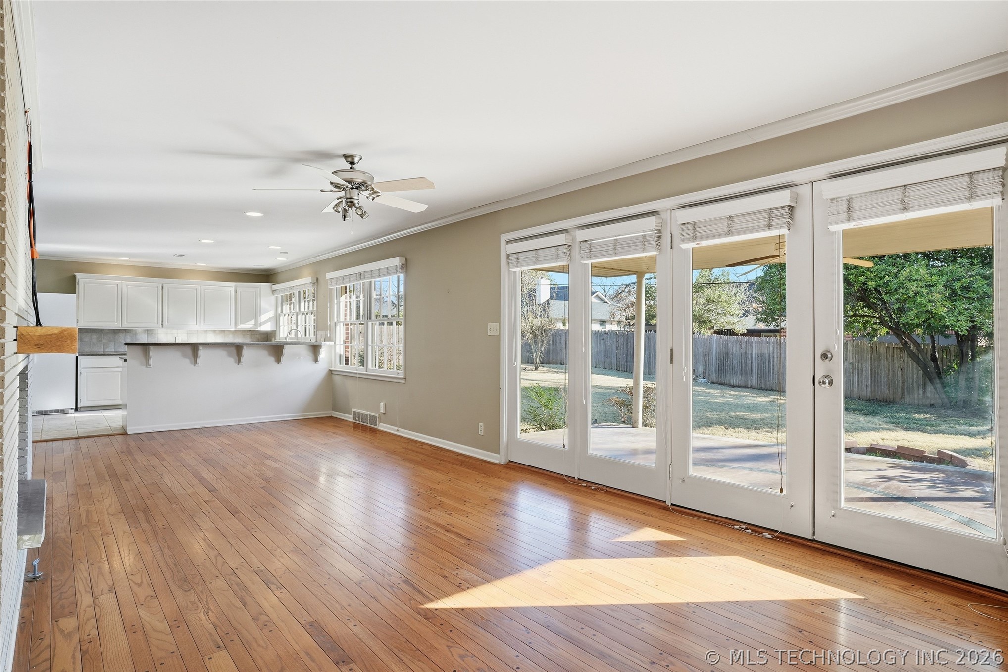 3127 S Lewis Avenue Property Photo 24