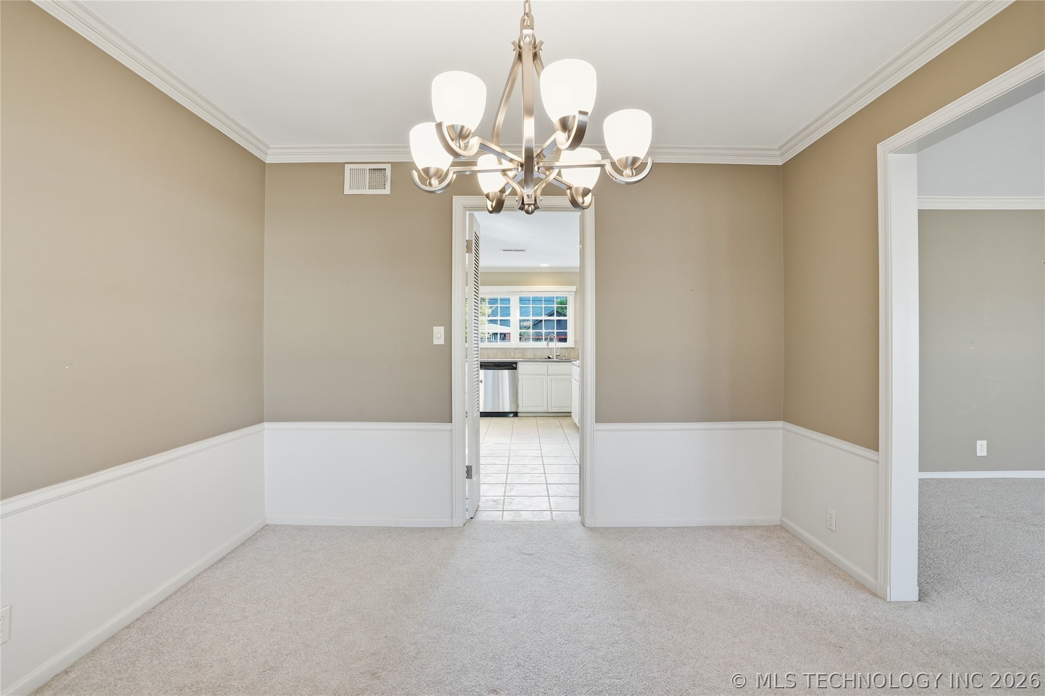 3127 S Lewis Avenue Property Photo 27